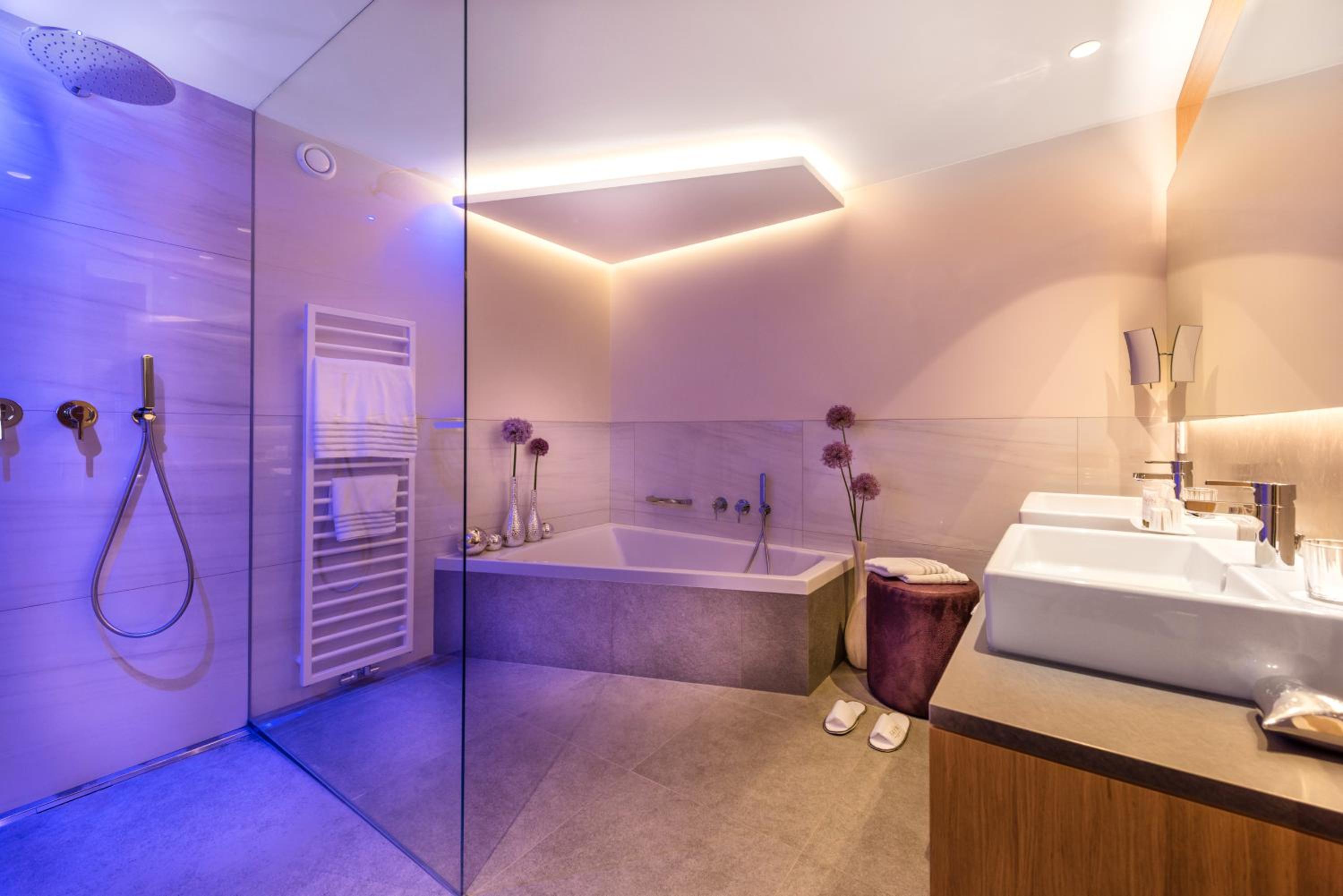 Suite with Garden View - Photo 3