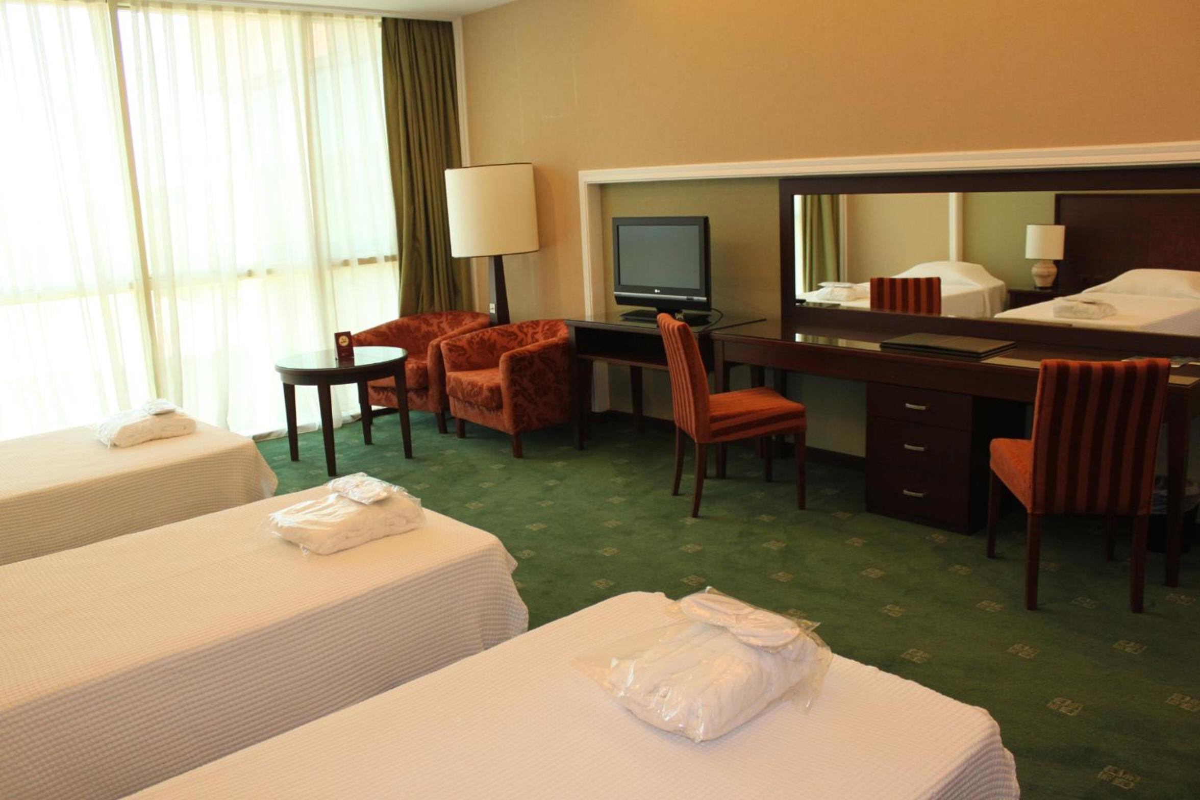 Deluxe Triple Room photo 2