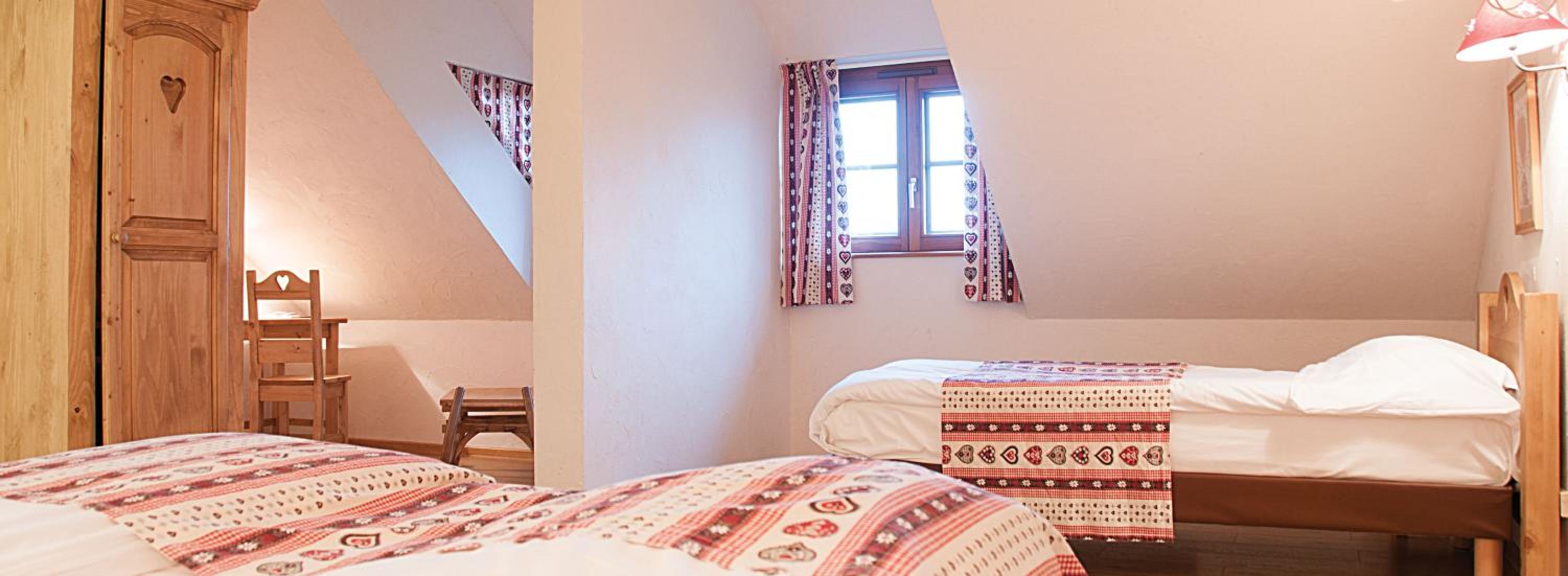 Triple Room (1 Double Bed + 1 Single Bed) - Photo 8