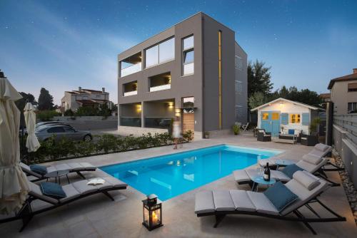 Apartment with Balcony