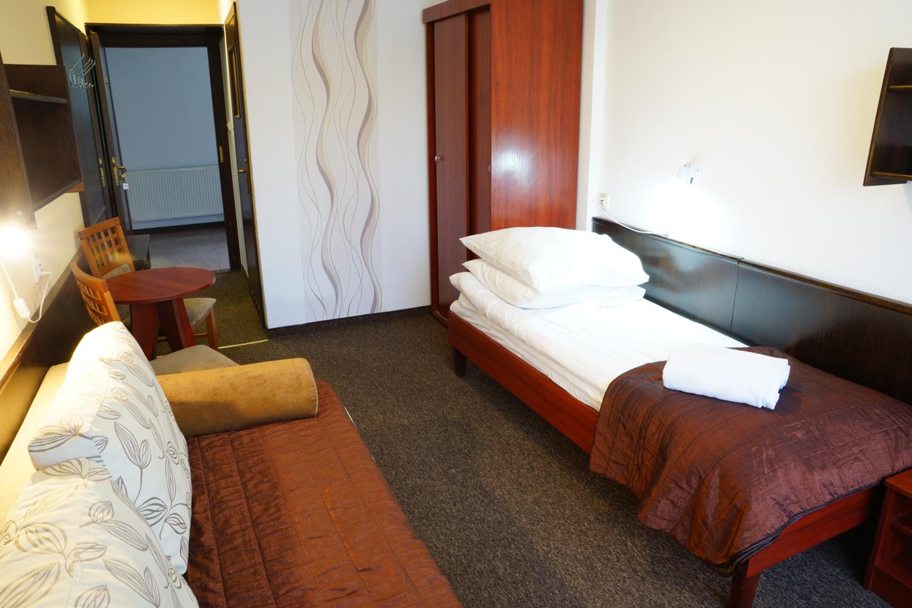 Economy Double Room photo 3