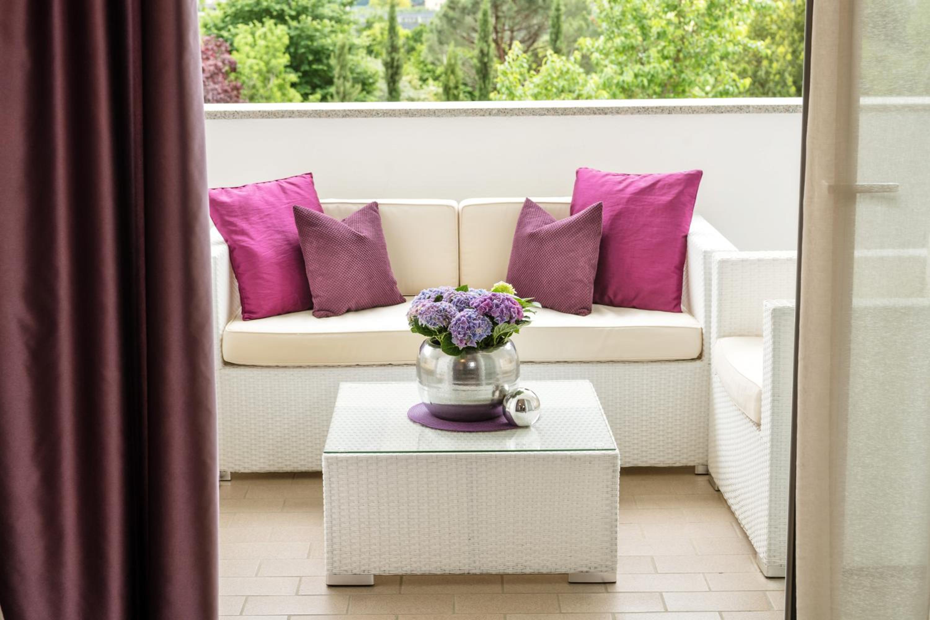 Junior Suite with Garden View - Photo 6