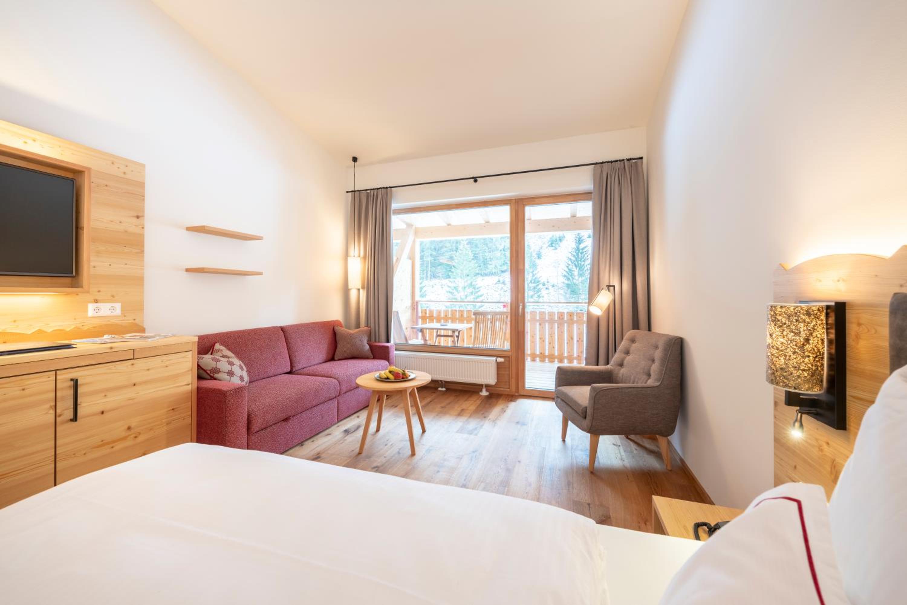 Premium Double Room with Balcony photo 2