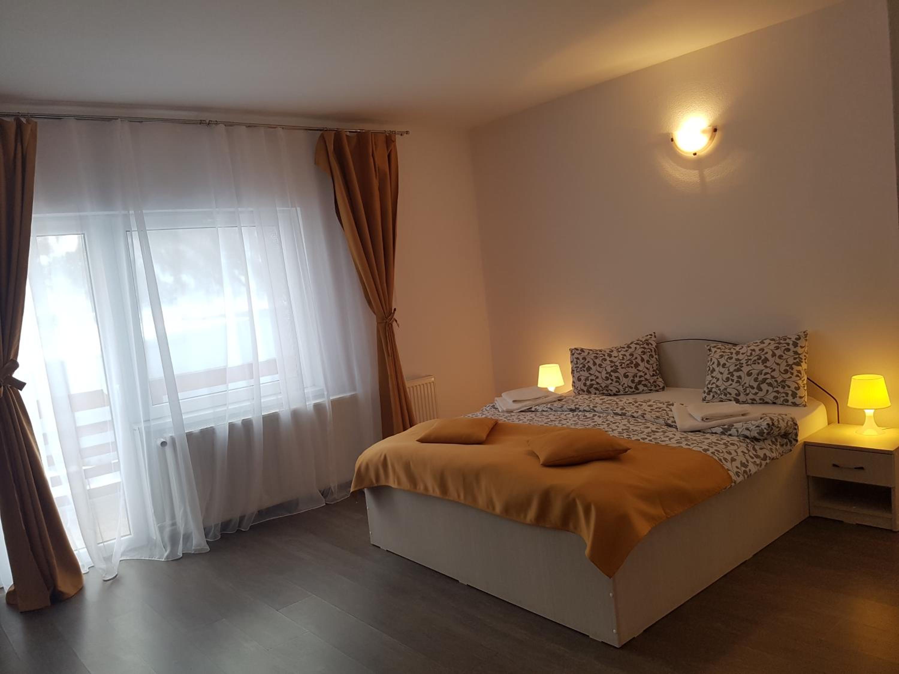 Double Room - Photo 5