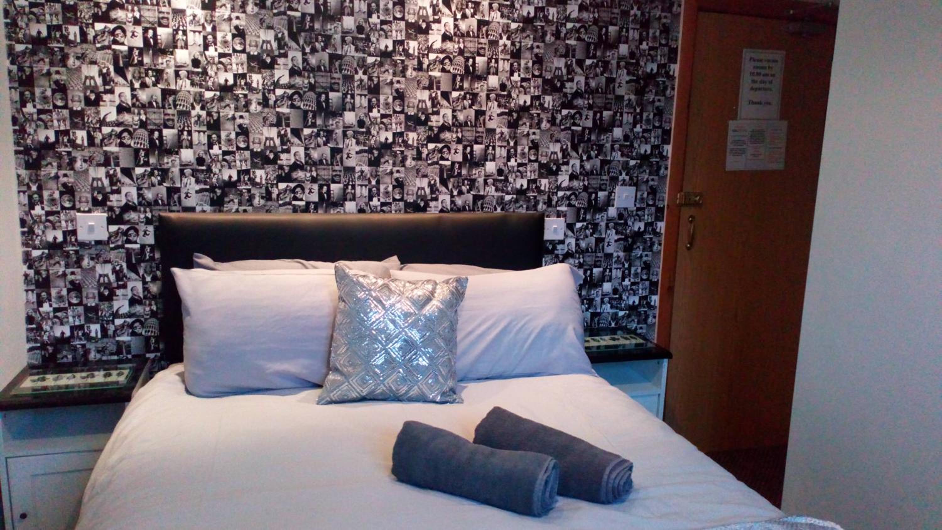 Double Room - Photo 7