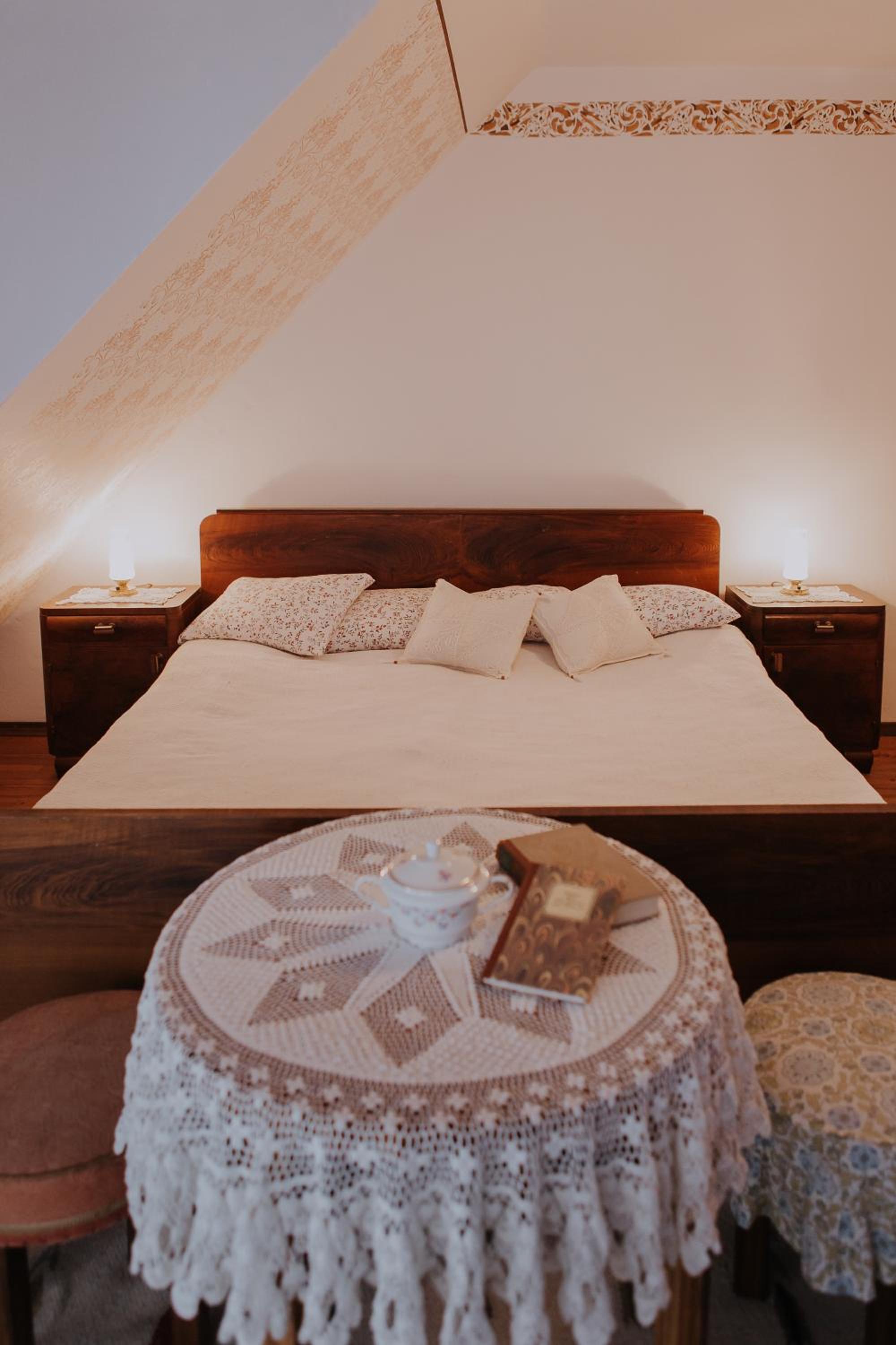 Suite - Photo 1