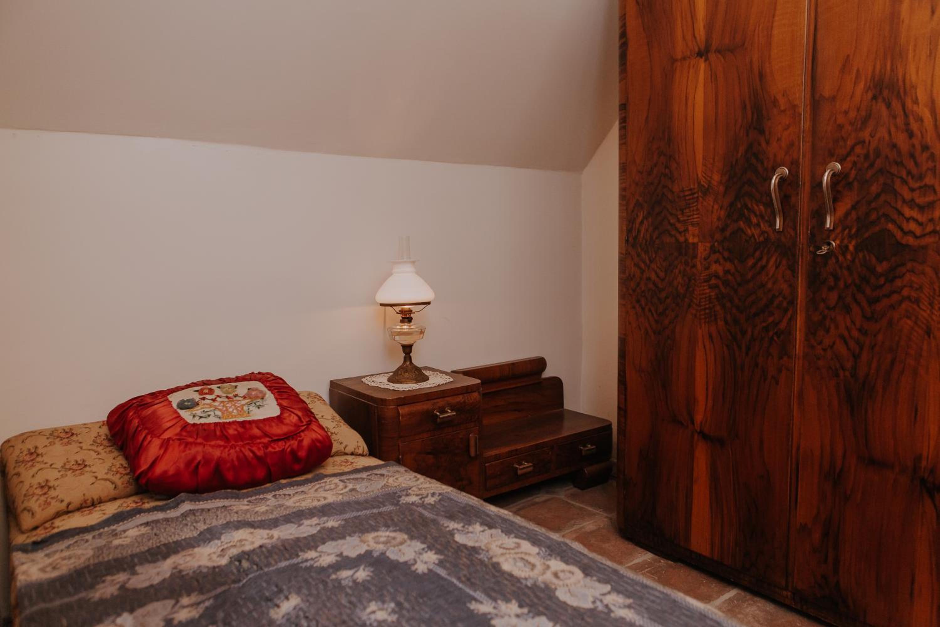Family Room - Photo 2