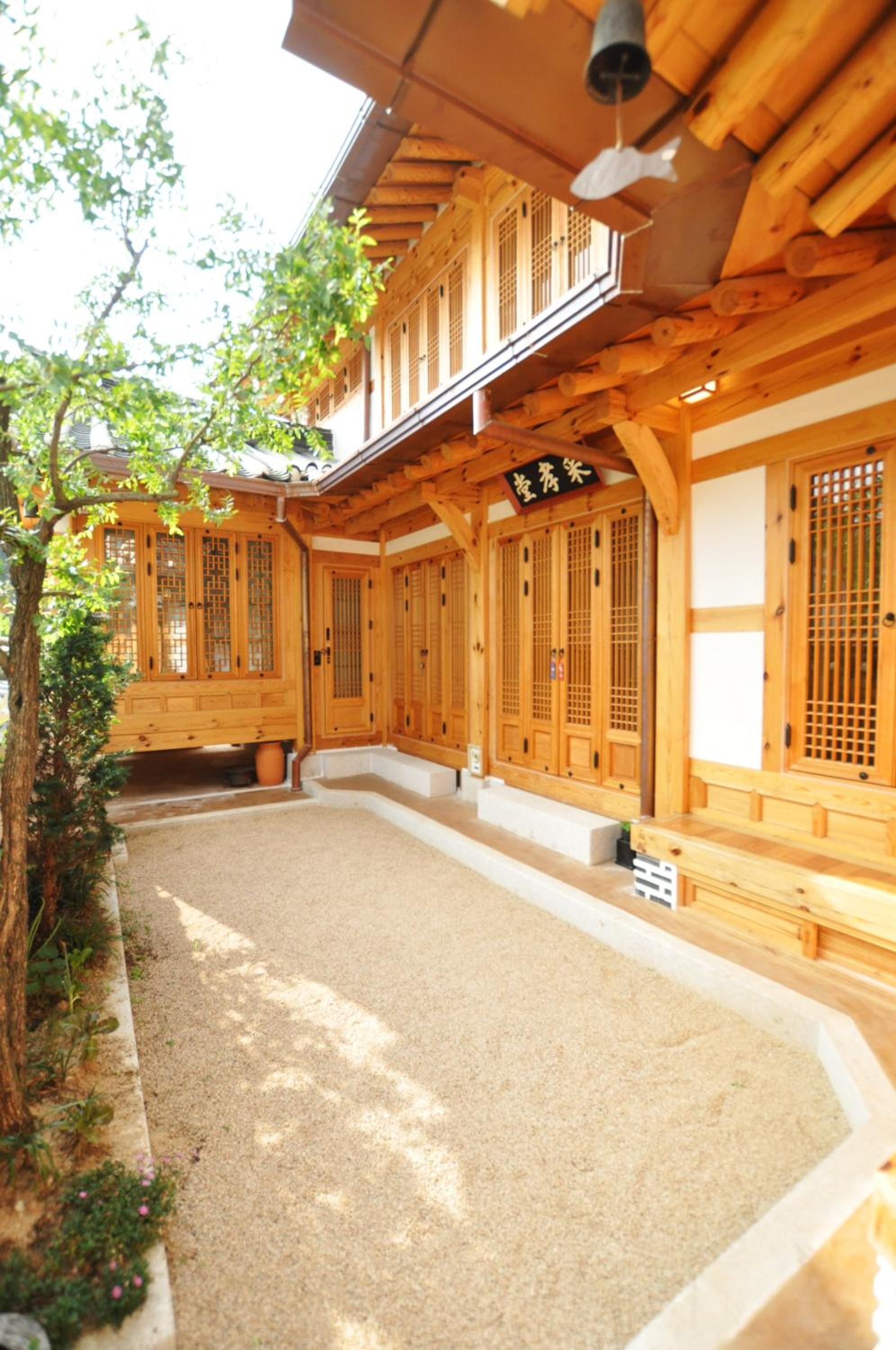 Suite - Photo 9