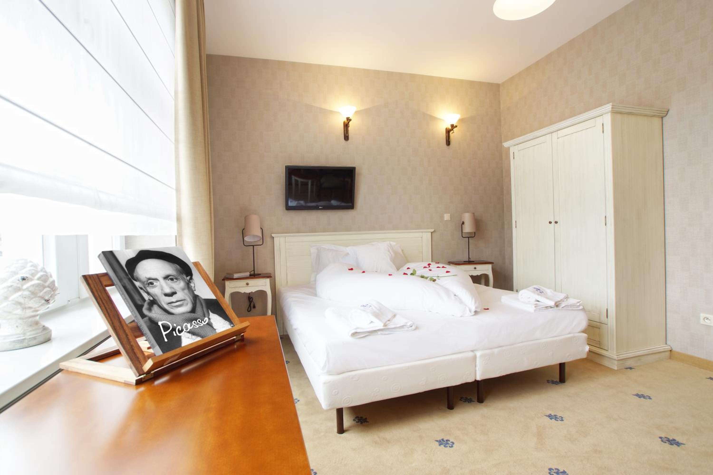 Double Room - Photo 1