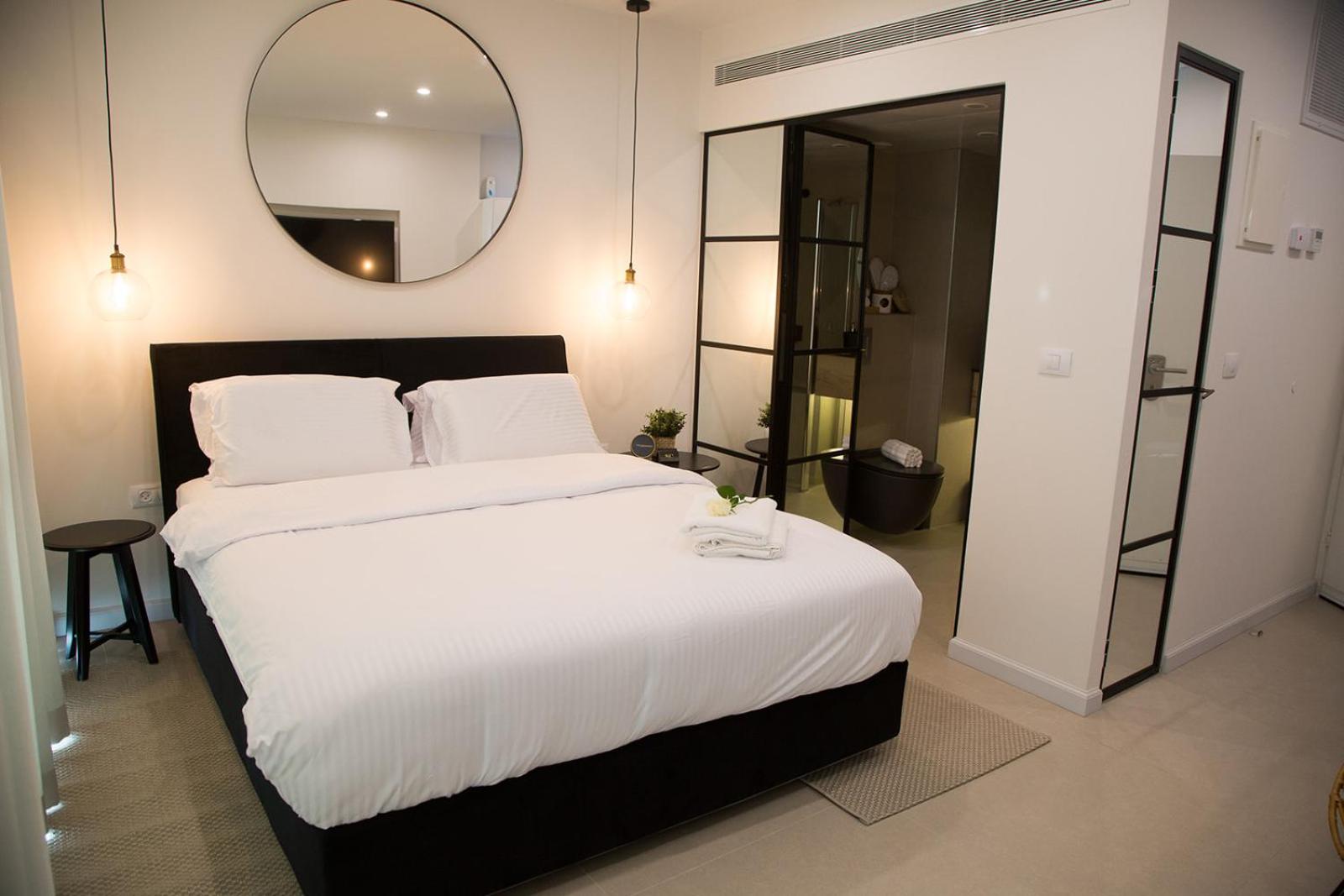 Studio Apartment - Photo 2