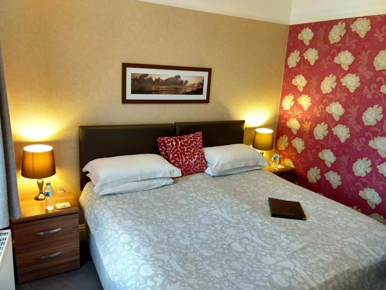 Double or Twin Room photo 3