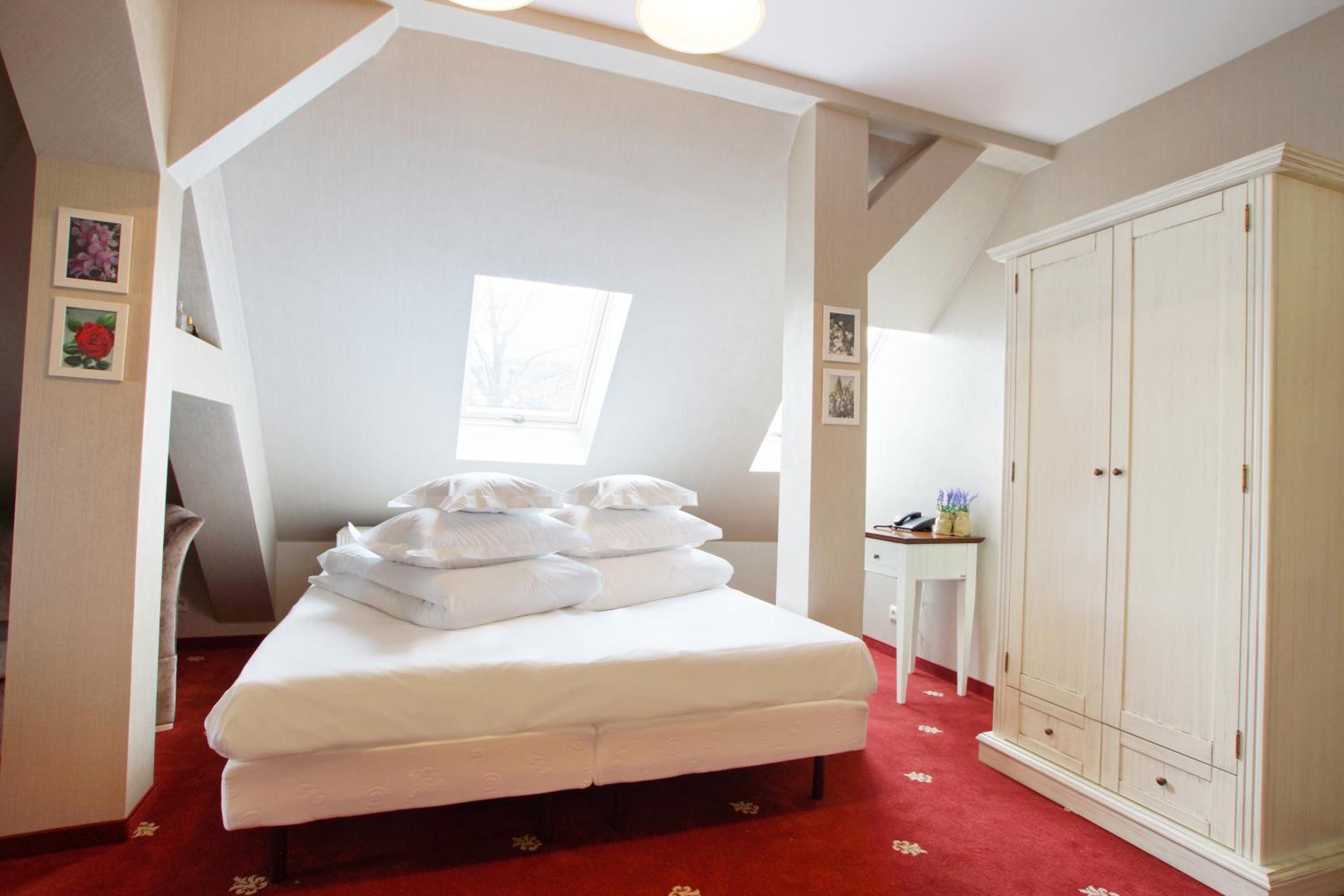 Double Room - Photo 6