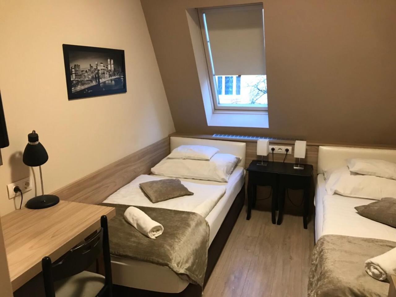 Twin Room with Private External Bathroom