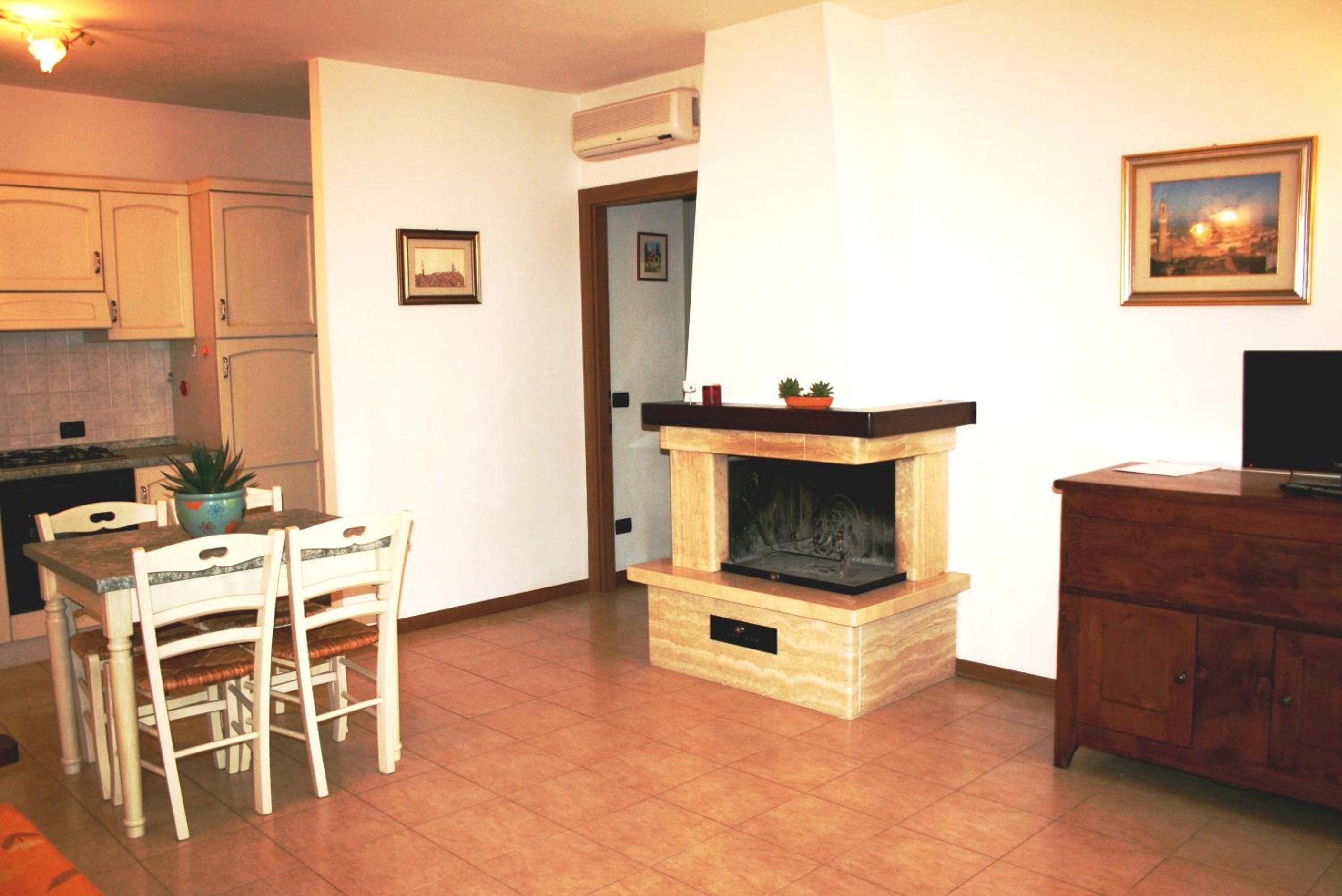 One-Bedroom Apartment photo 1