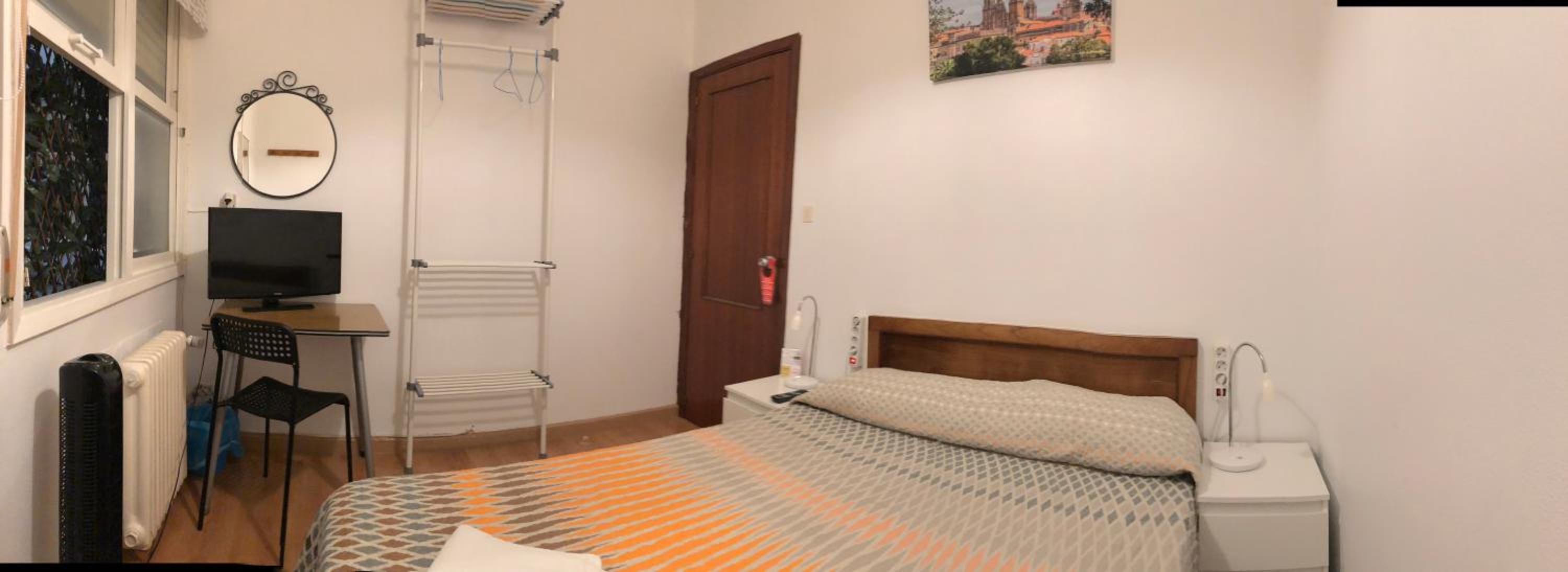 Habitación Doble Interior con Baño Compartido
