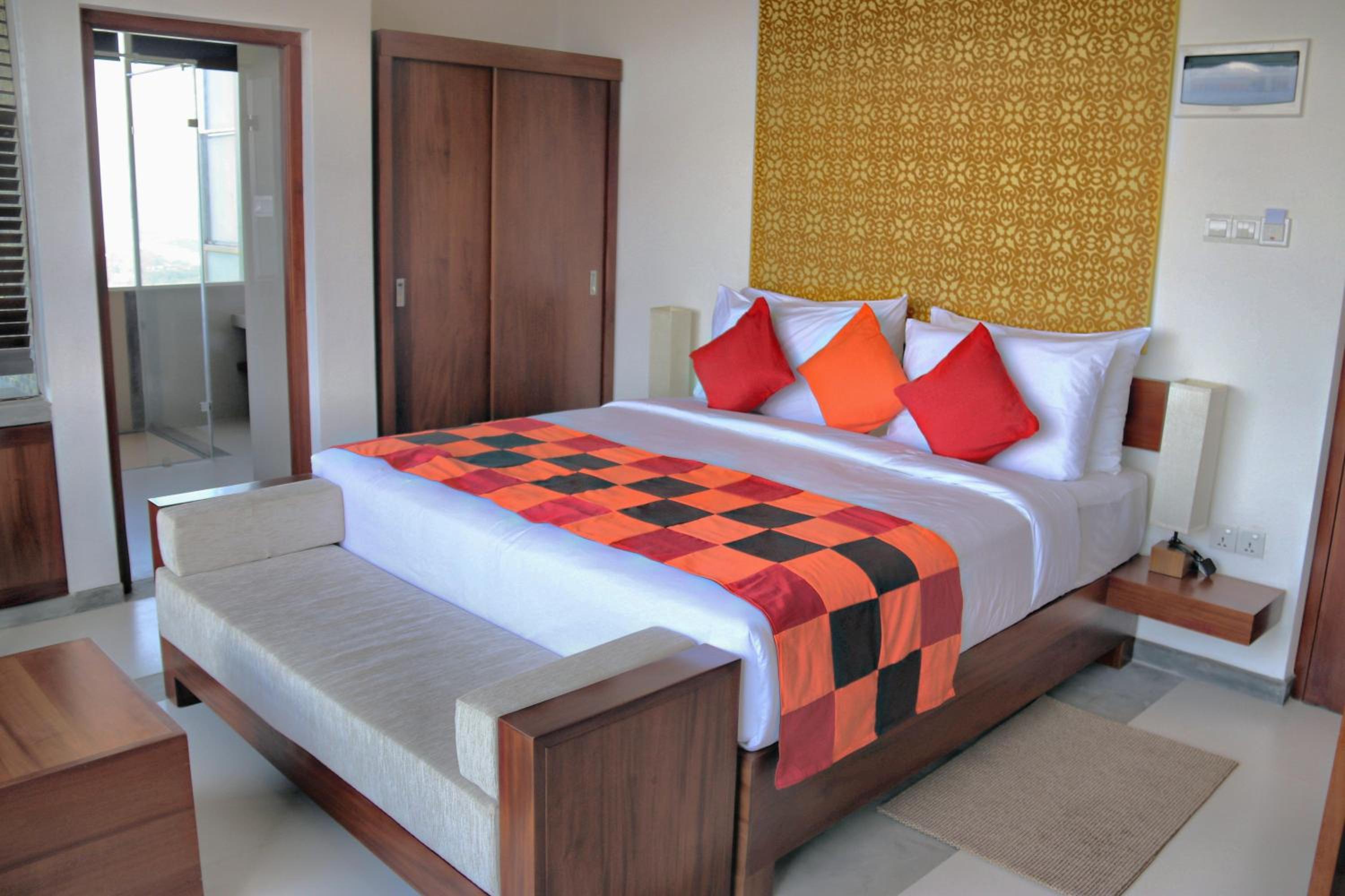 Deluxe Suite - Photo 7