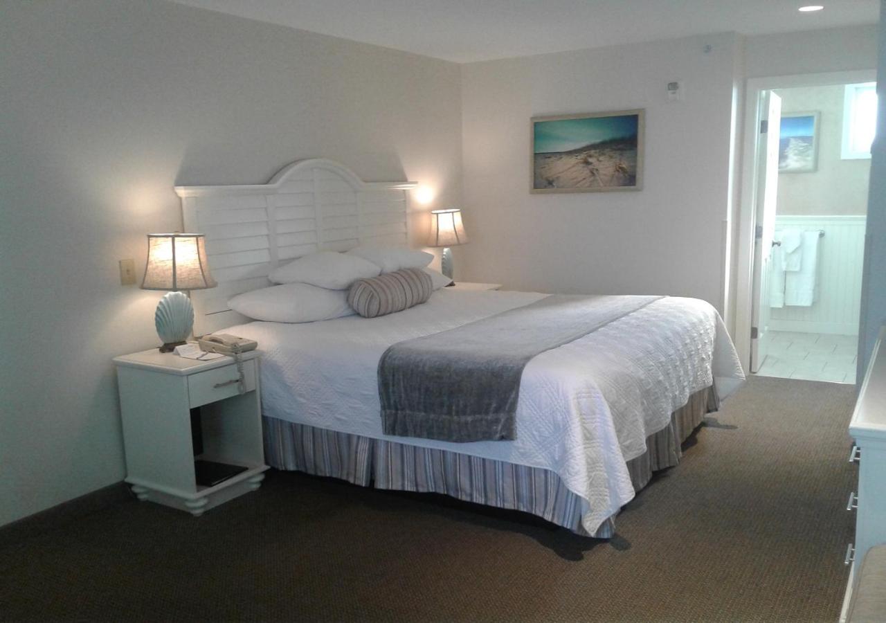 King Room With Partial Beach View - 2nd Floor.