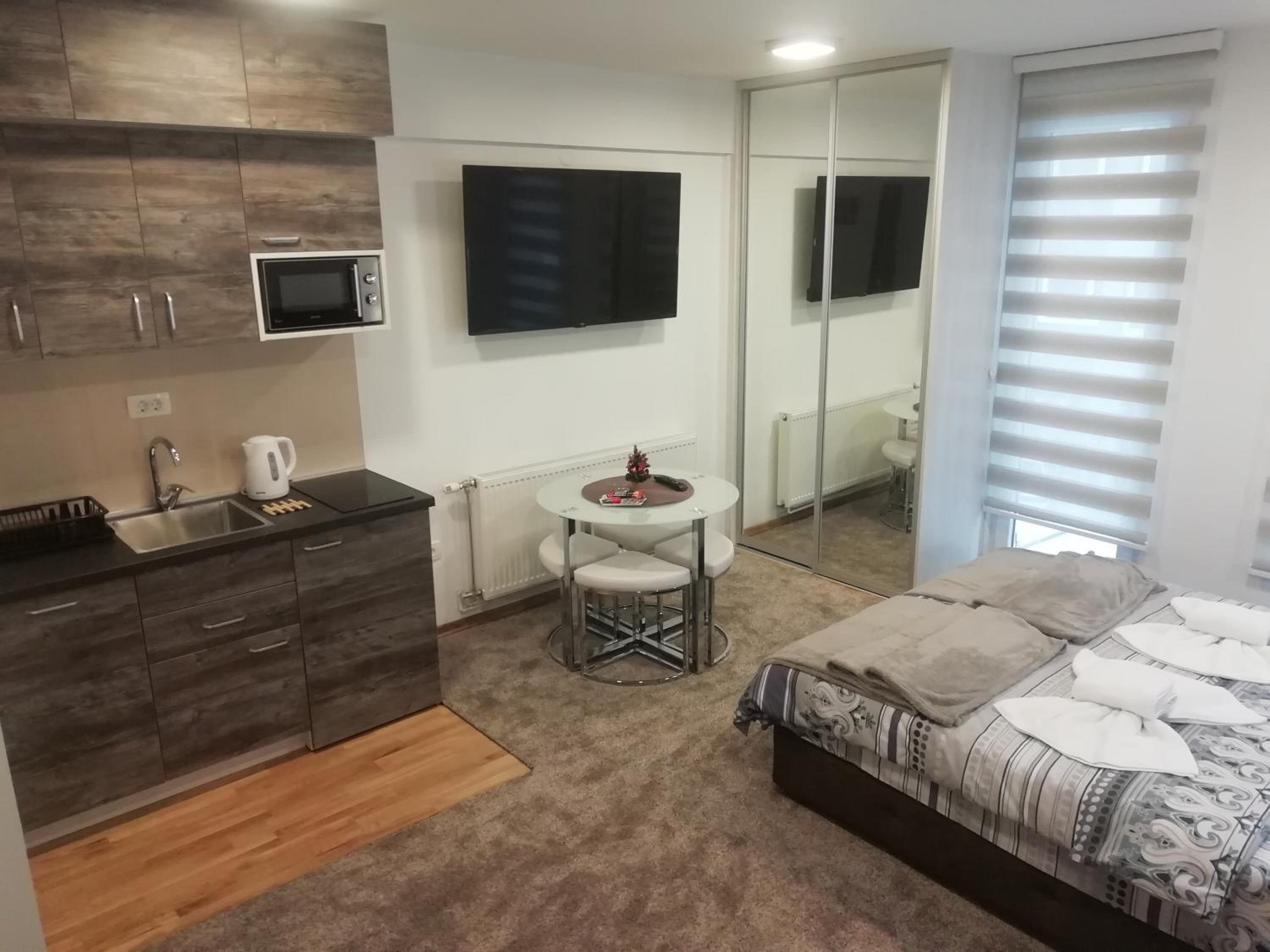 One-Bedroom Apartment photo 1