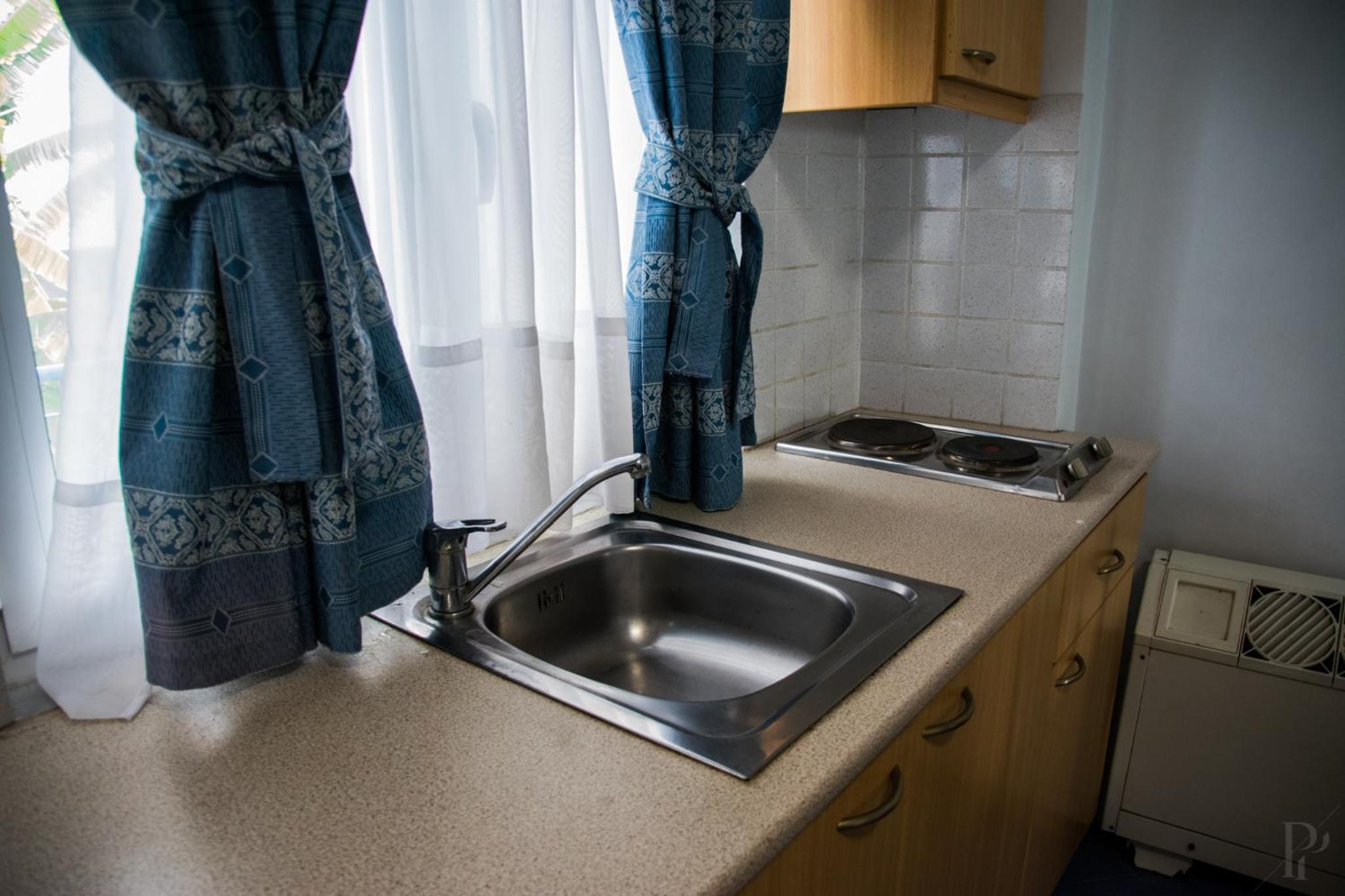 Studio Apartment - Photo 29