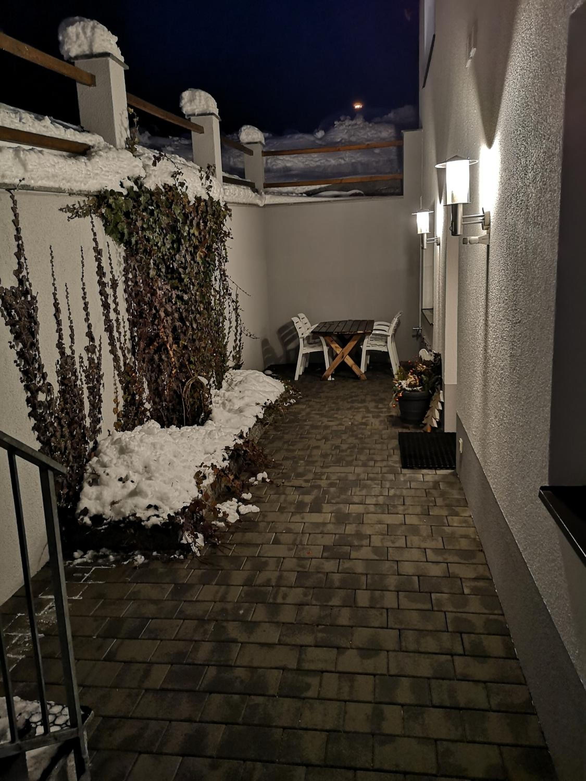 One-Bedroom Apartment with Terrace photo 2