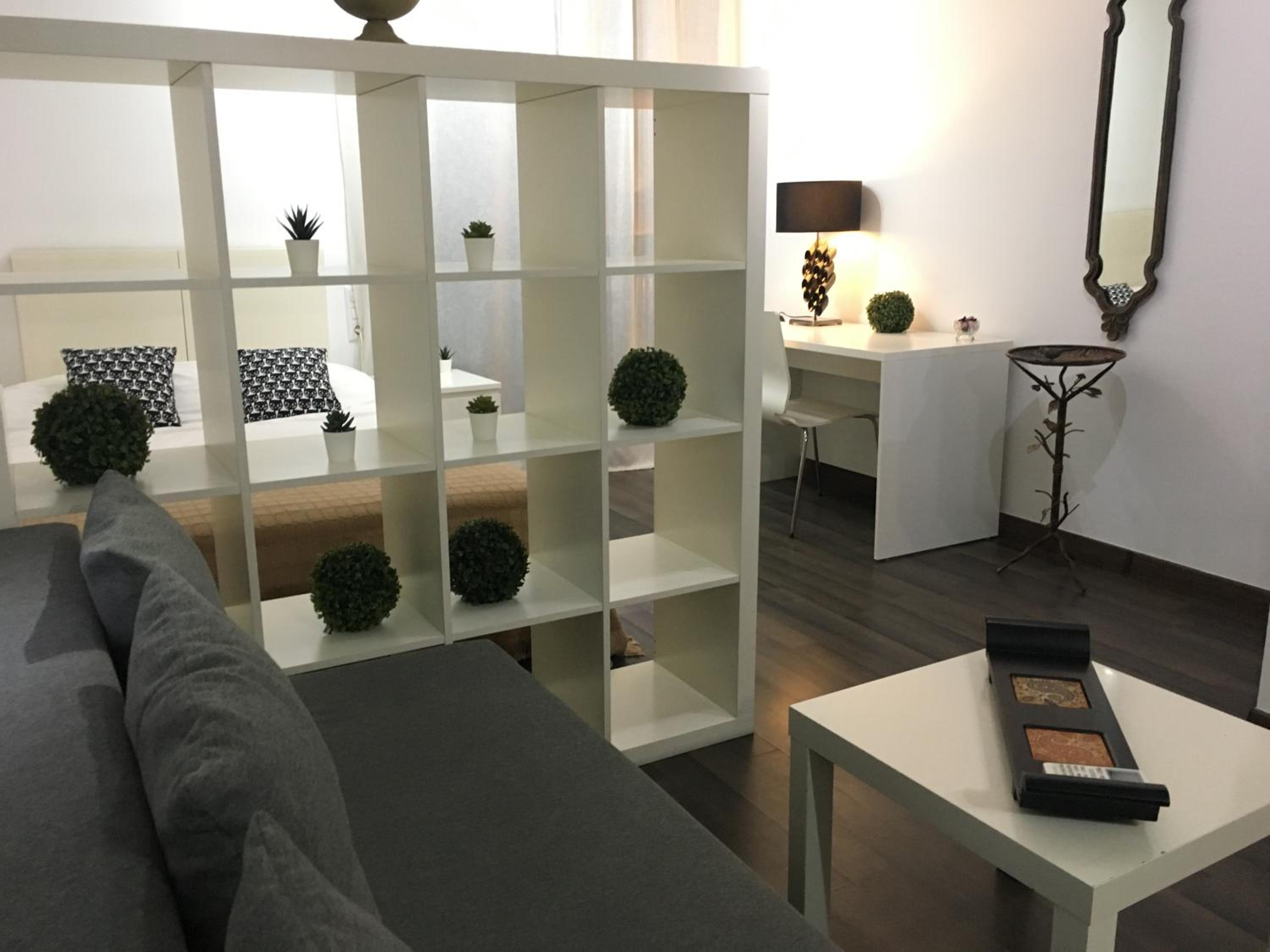 Studio Apartment - Photo 22