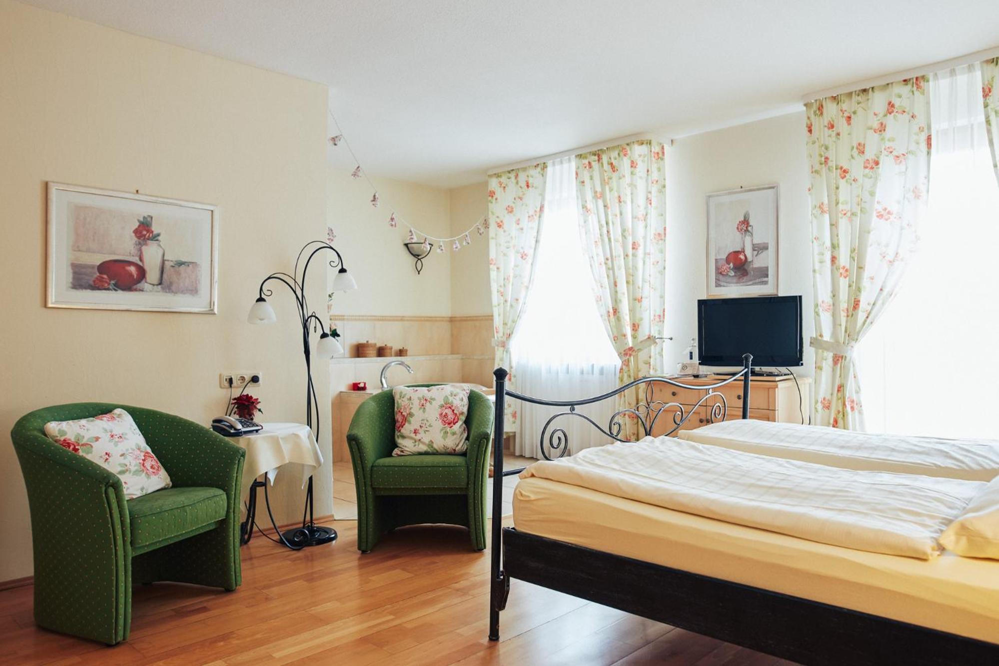 Double Room - Photo 1