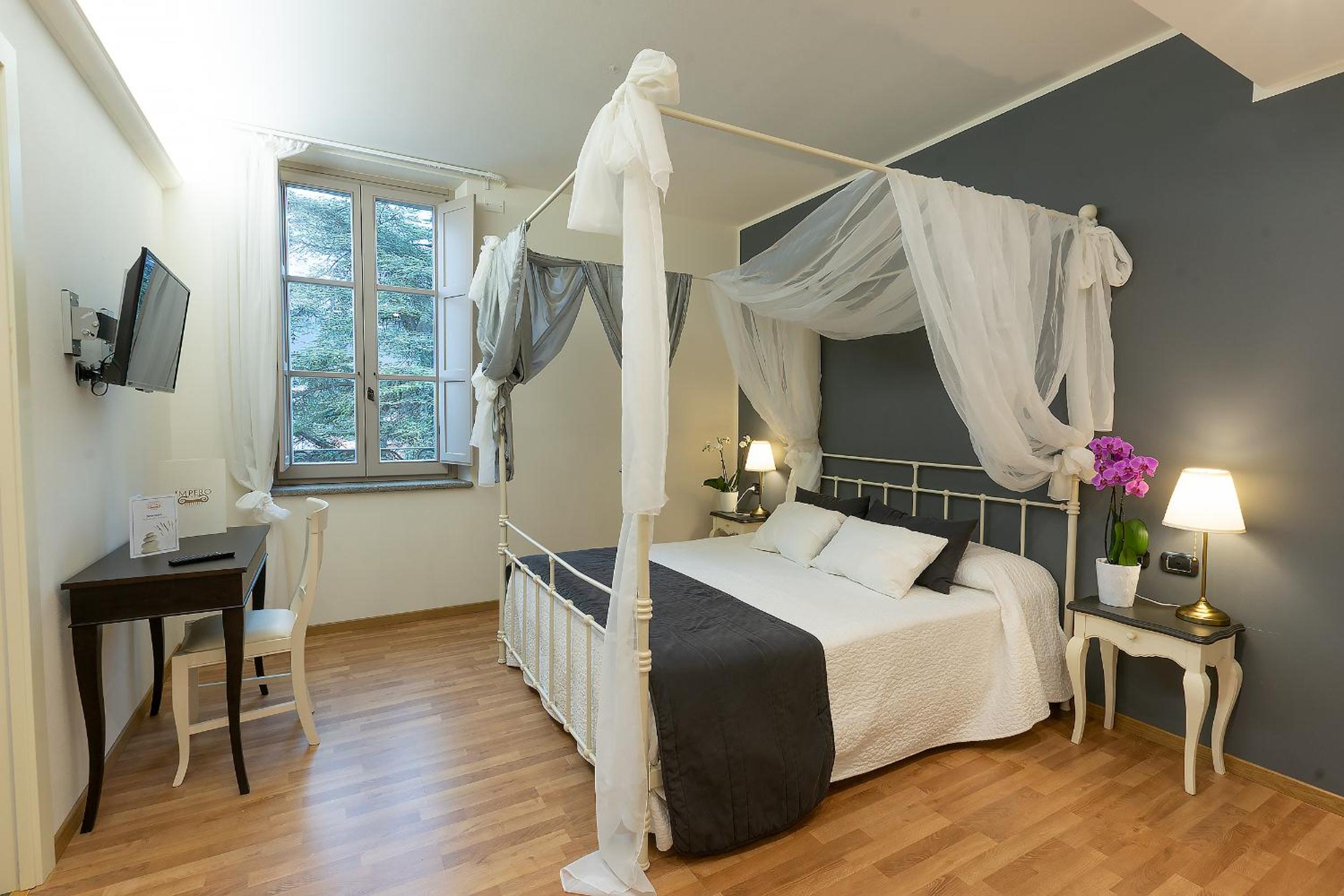 Double Room with Spa Bath