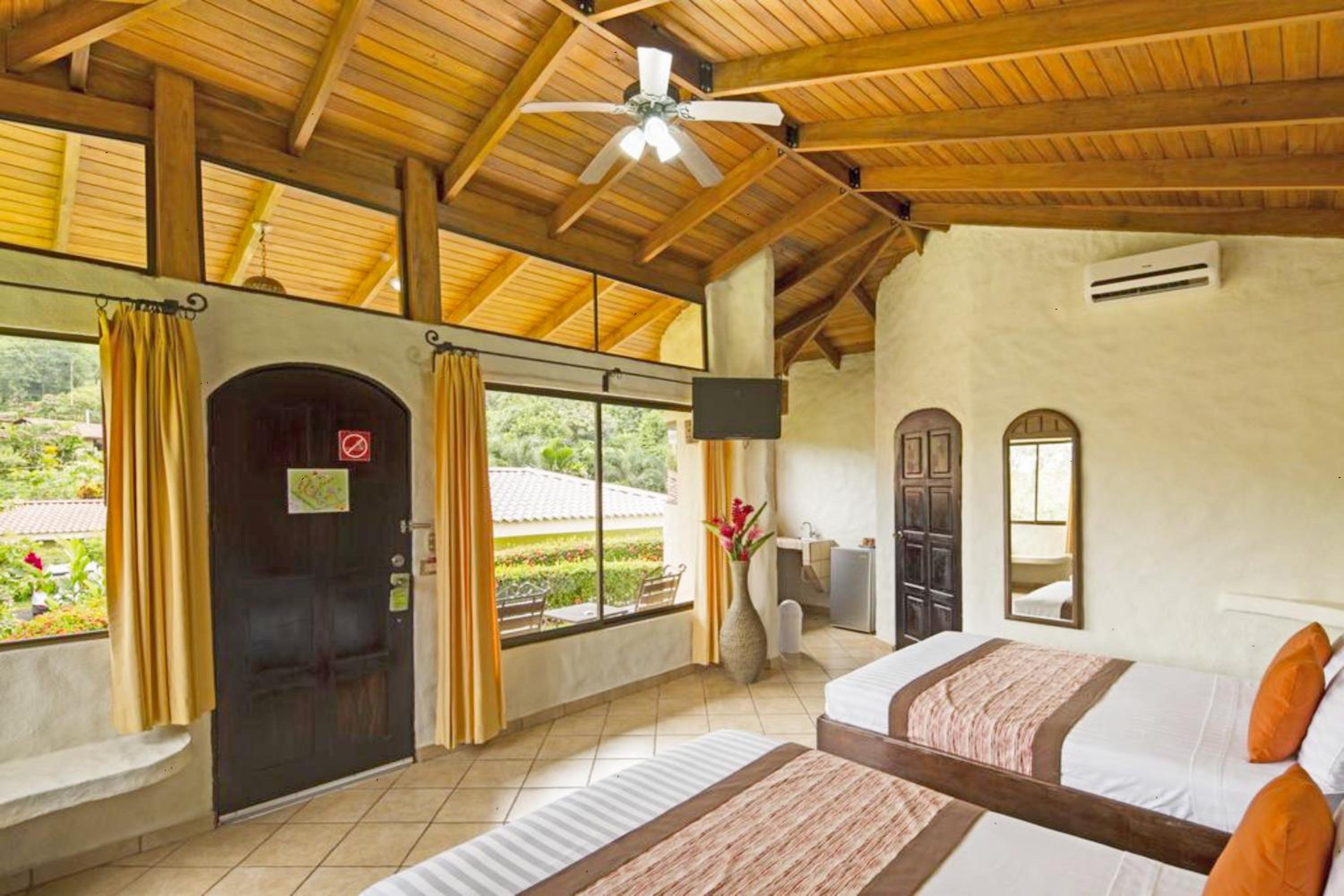 Deluxe Double Room with Mountain View photo 3