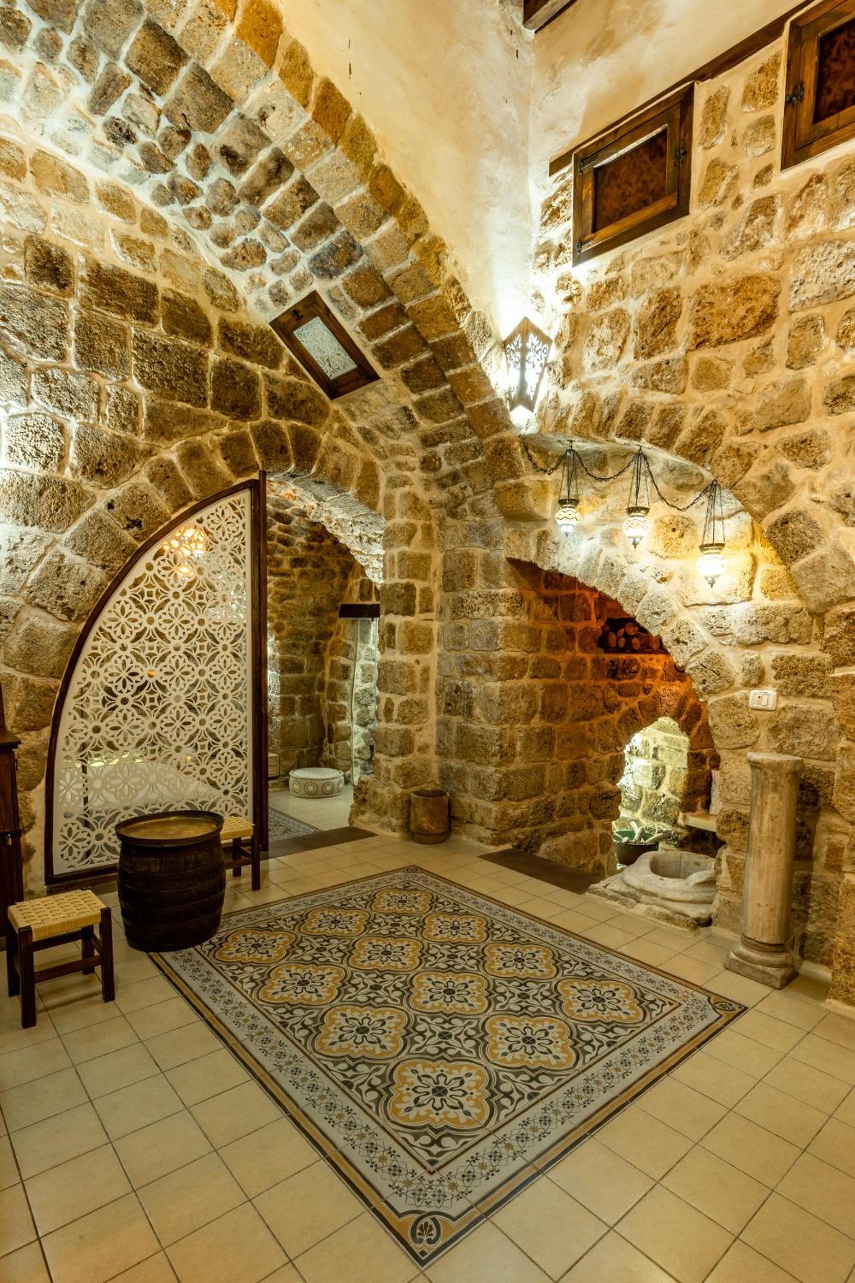 Superior Suite - Photo 14