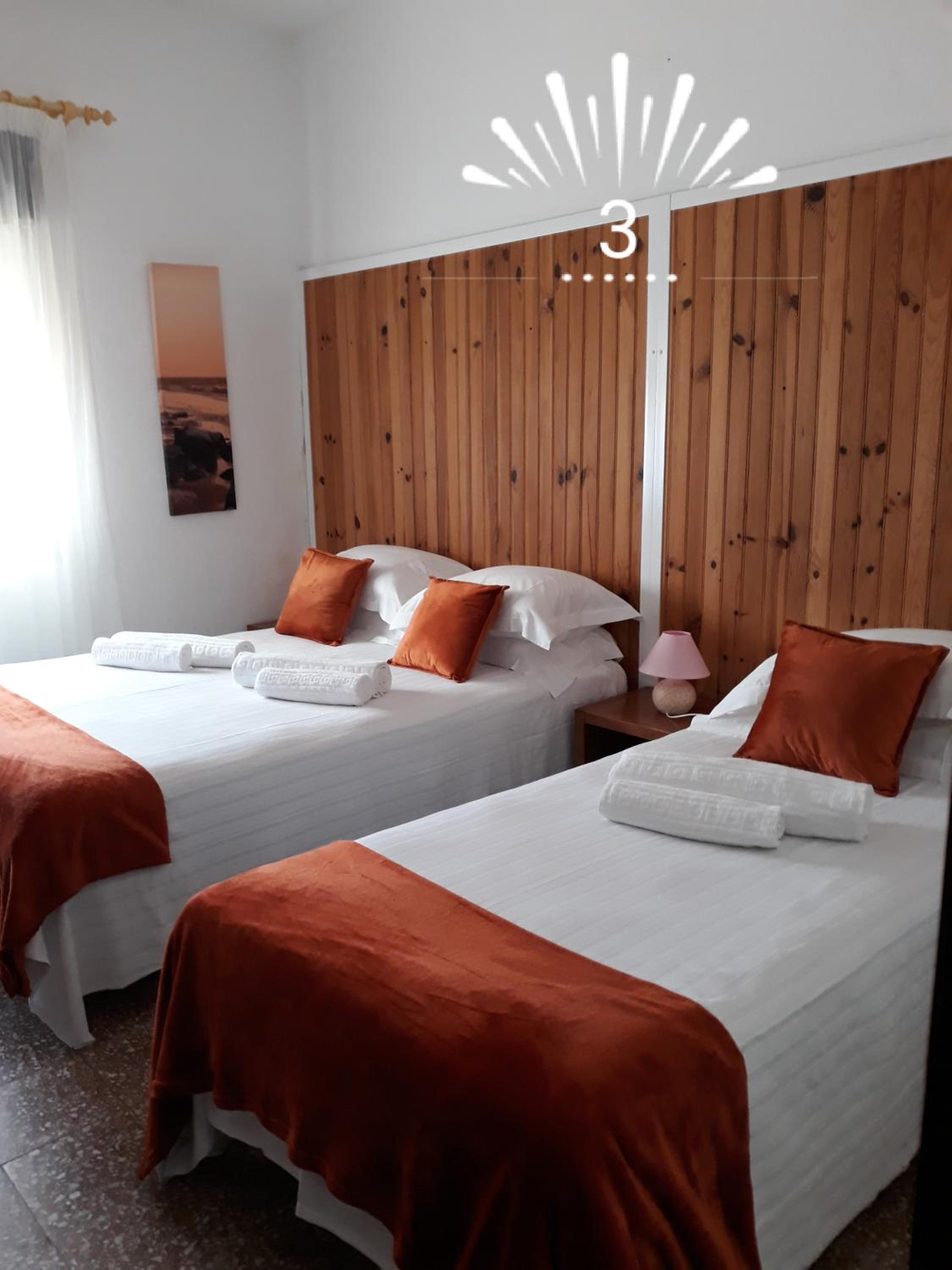 Triple Room with Private Bathroom photo 1