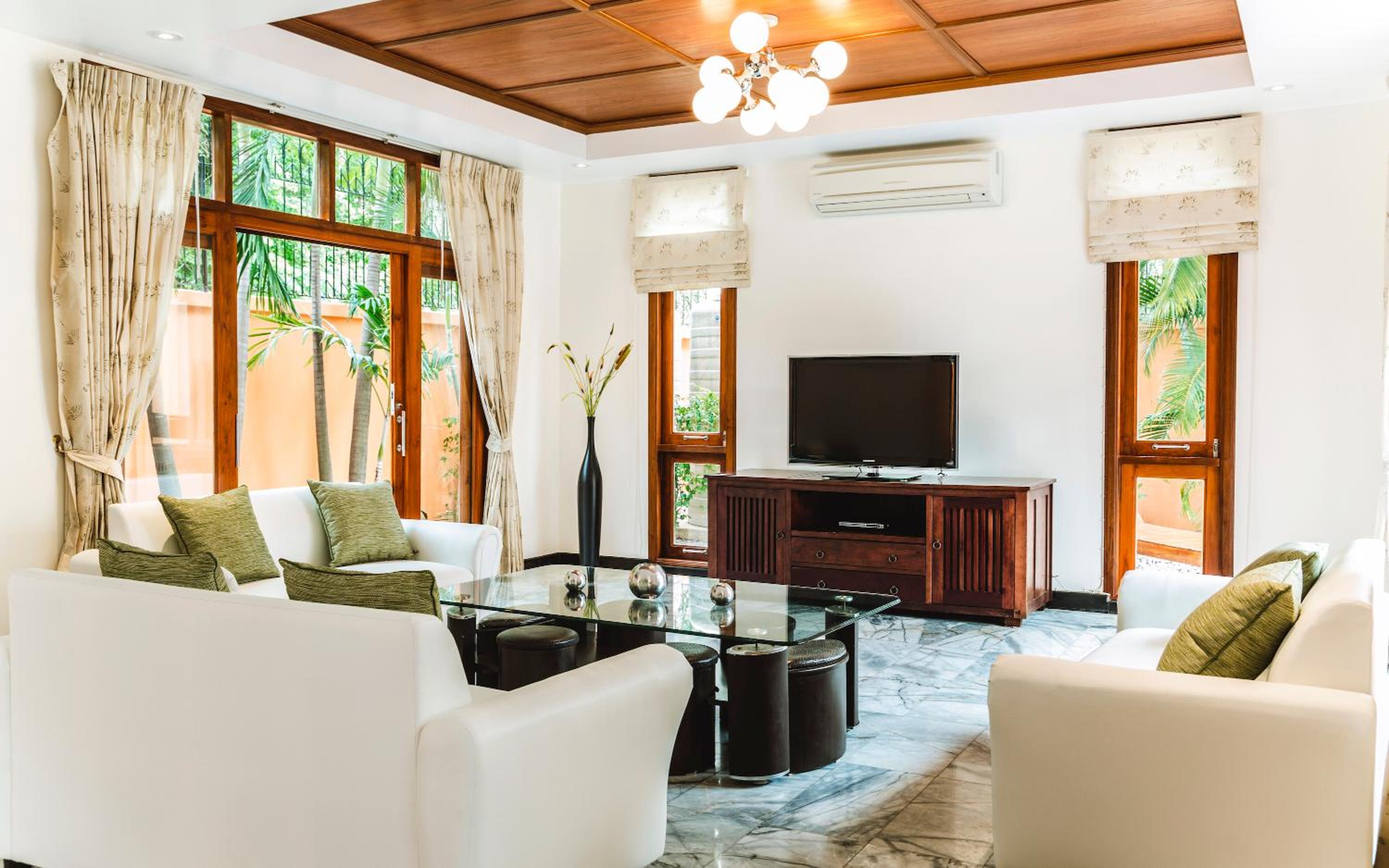 Vier-Schlafzimmer-Villa mit Privatpool