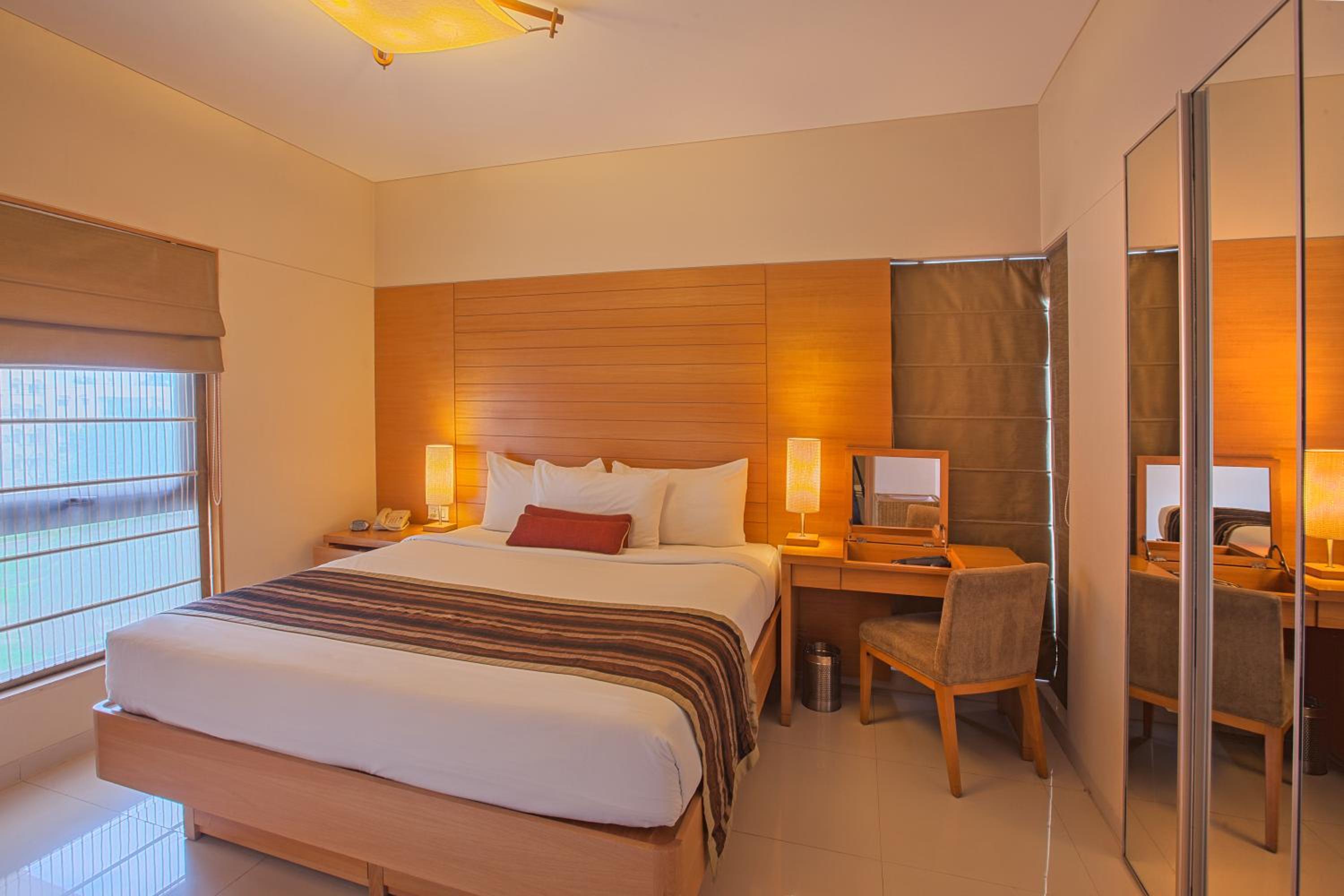 One Bedroom Executive Suite with Balcony - Photo 1