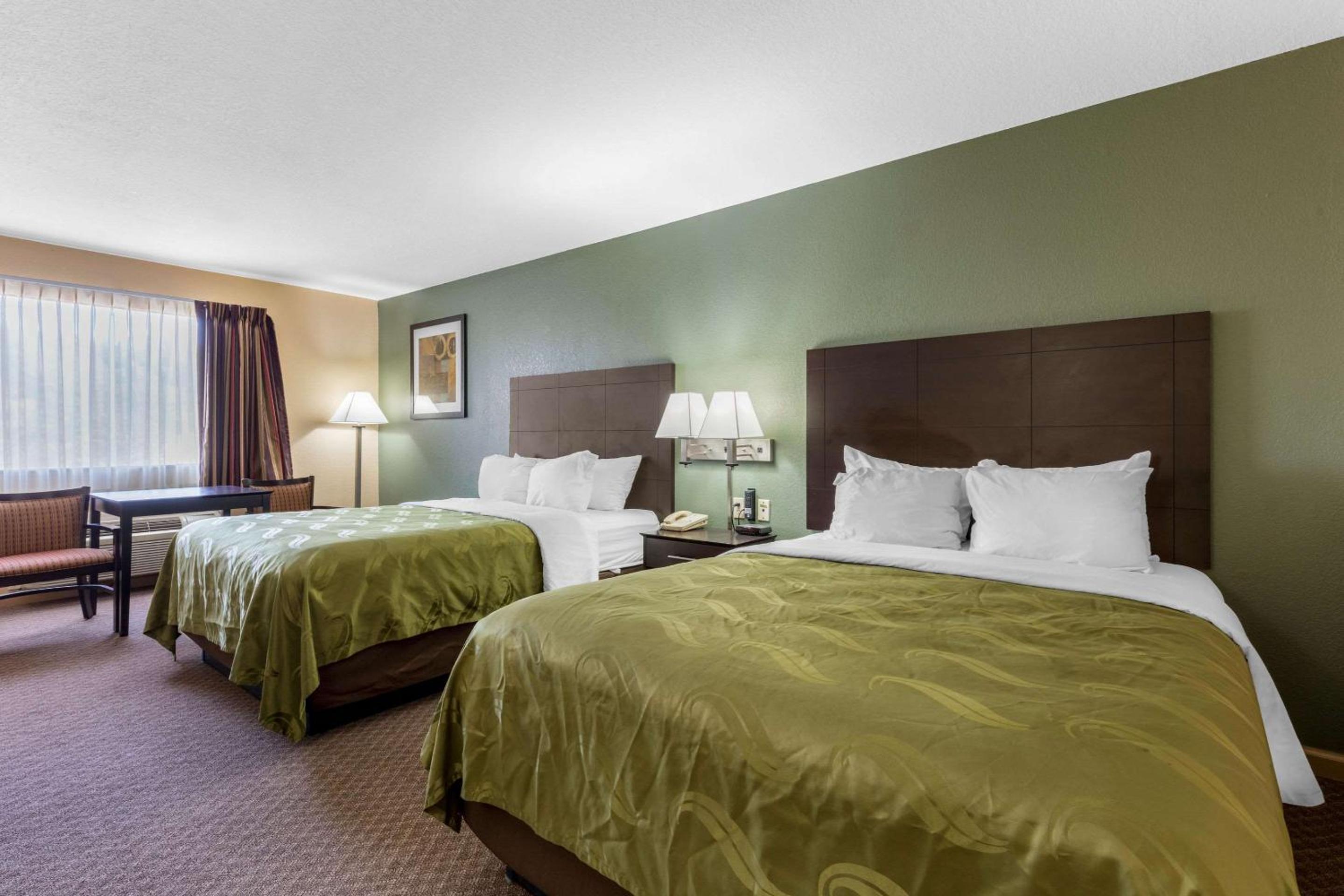 Queen Room with Two Queen Beds - Non-Smoking - Photo 1