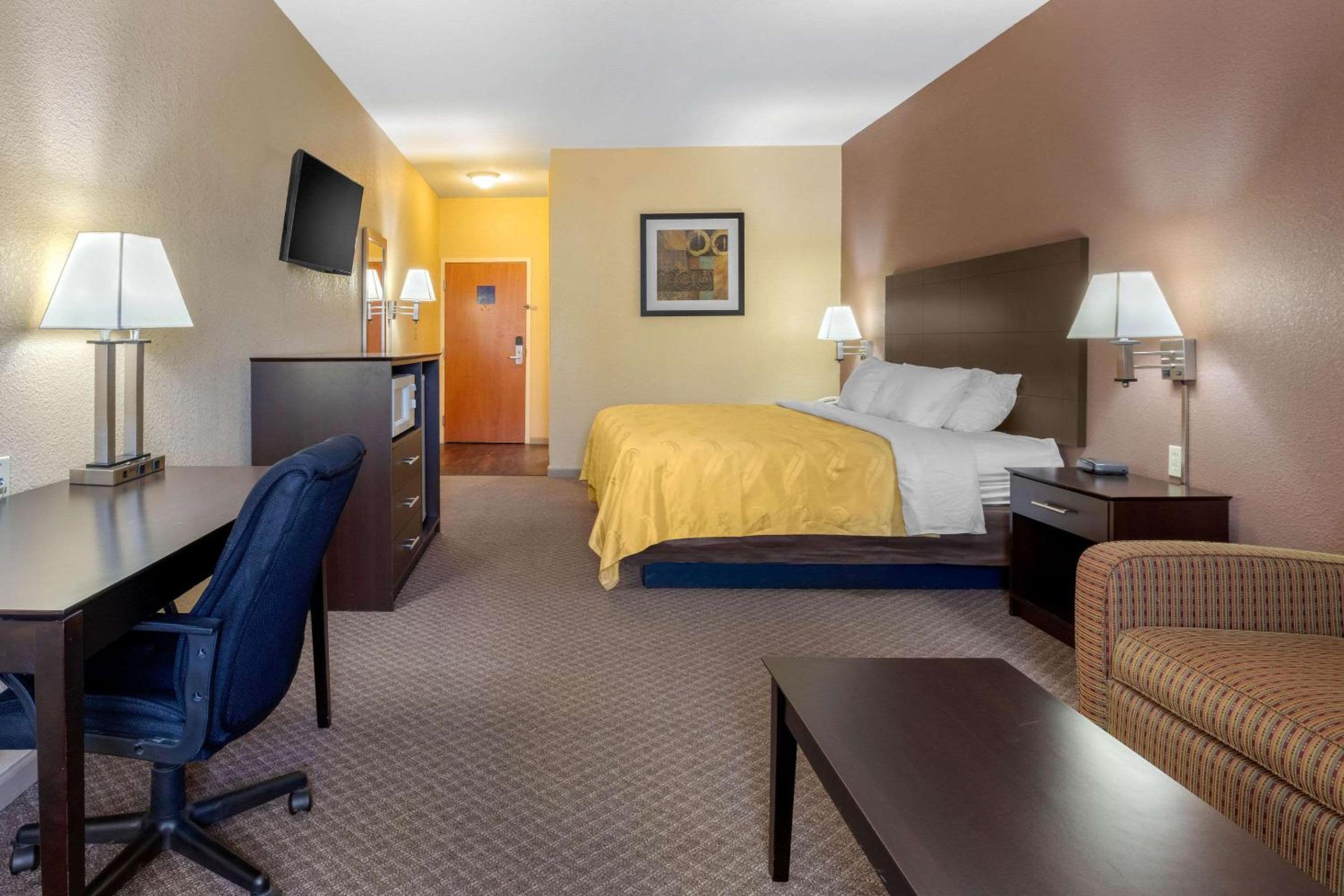 Business King Room - Disability Access/Non-Smoking - Photo 5