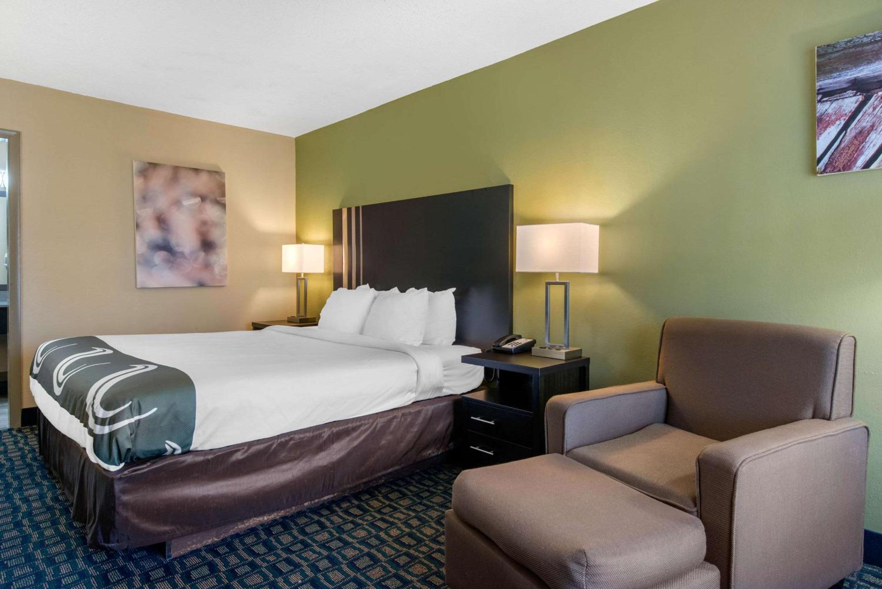 King Room - Non-Smoking (No Pets Allowed) - Photo 1