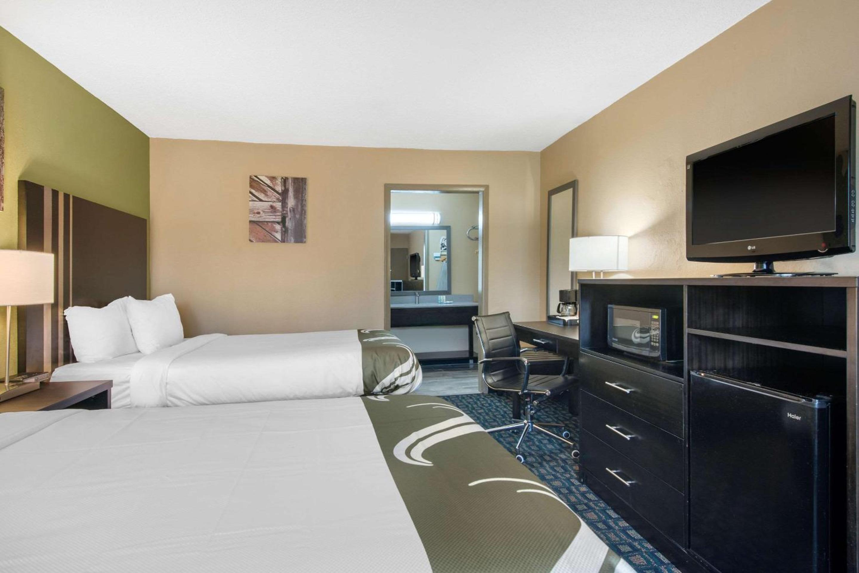 Double Room with Two Double Beds - Non-Smoking - Photo 10