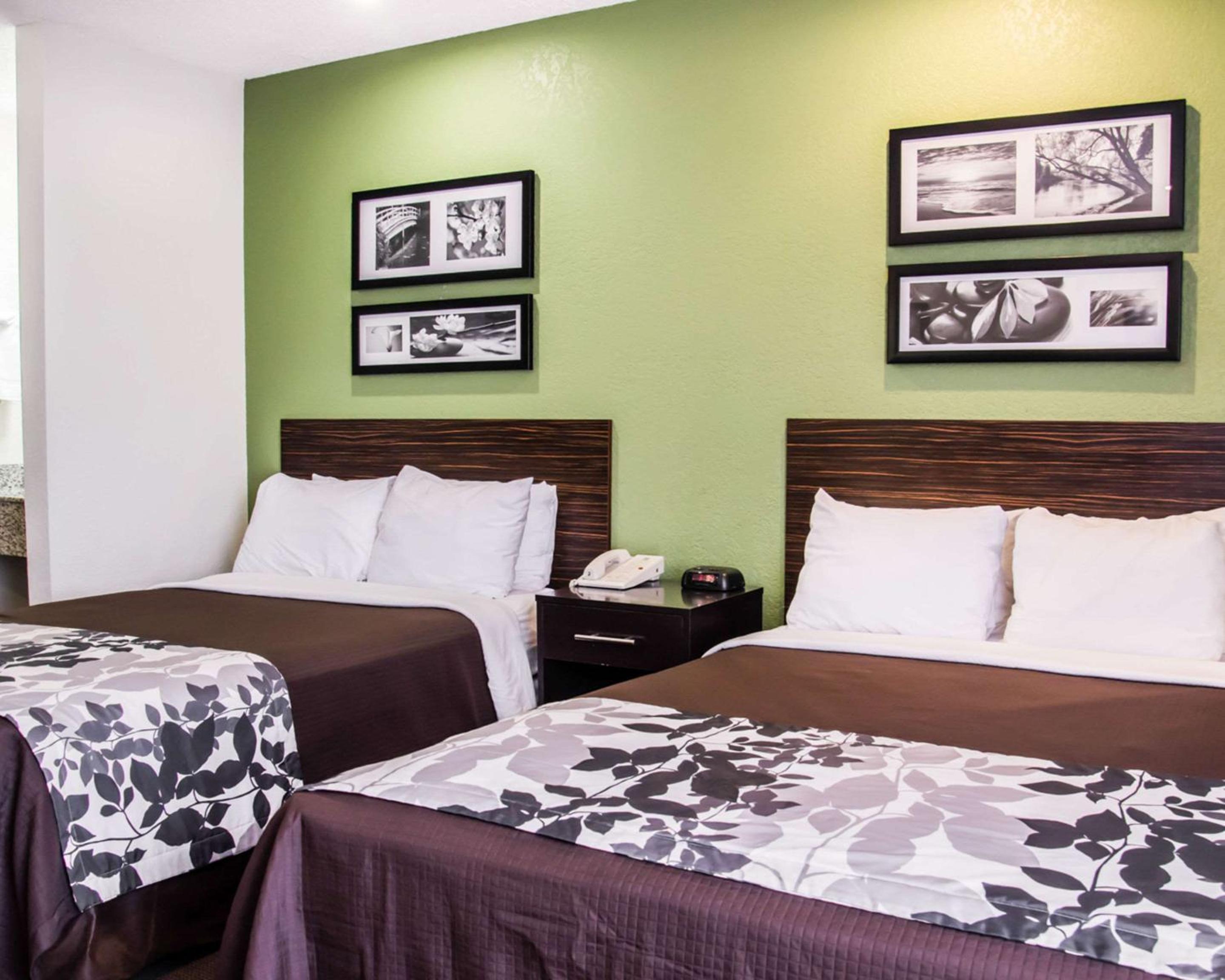 Double Room with Two Double Beds - Non-Smoking - Photo 7