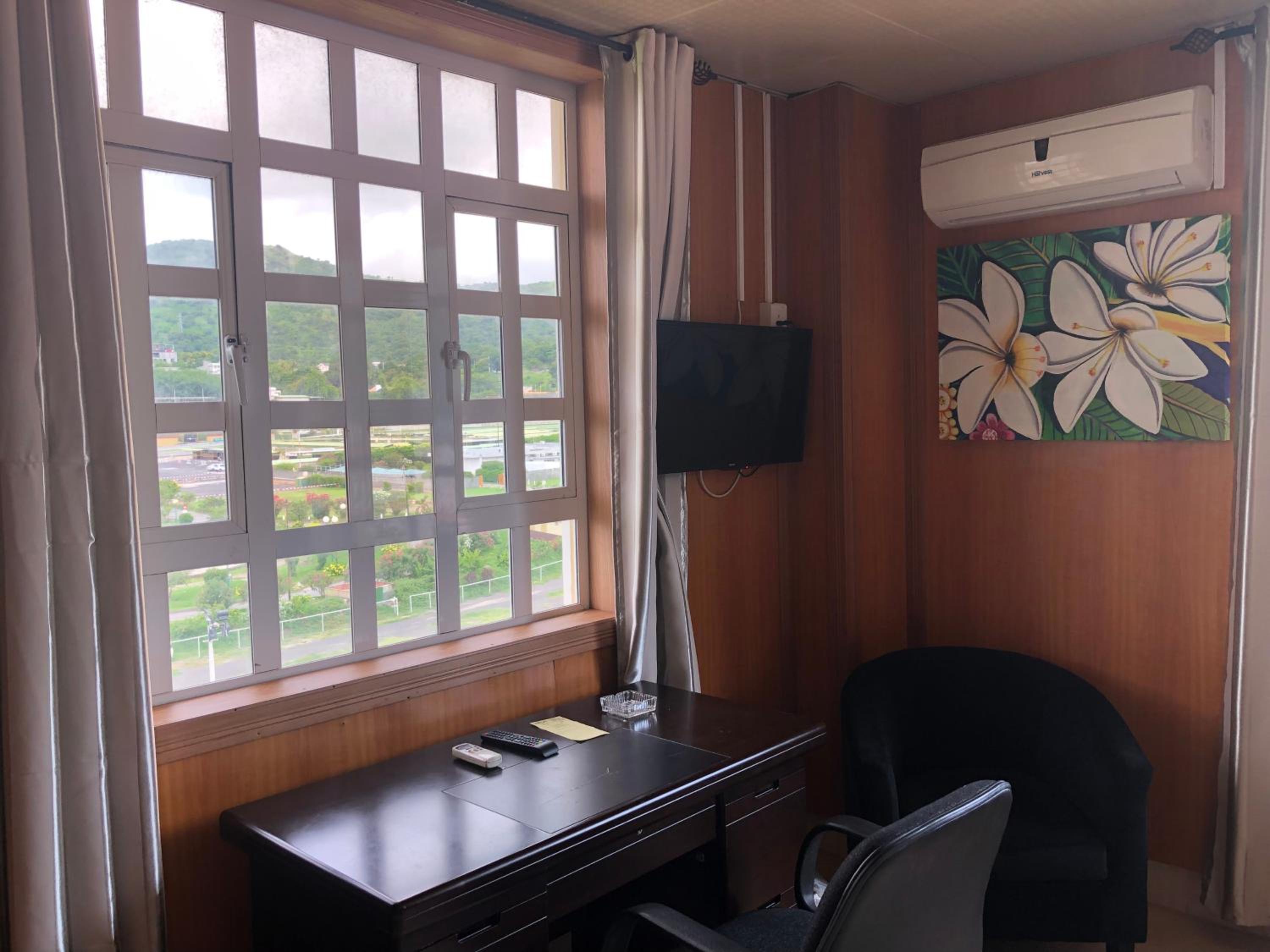 Deluxe Room - Photo 2
