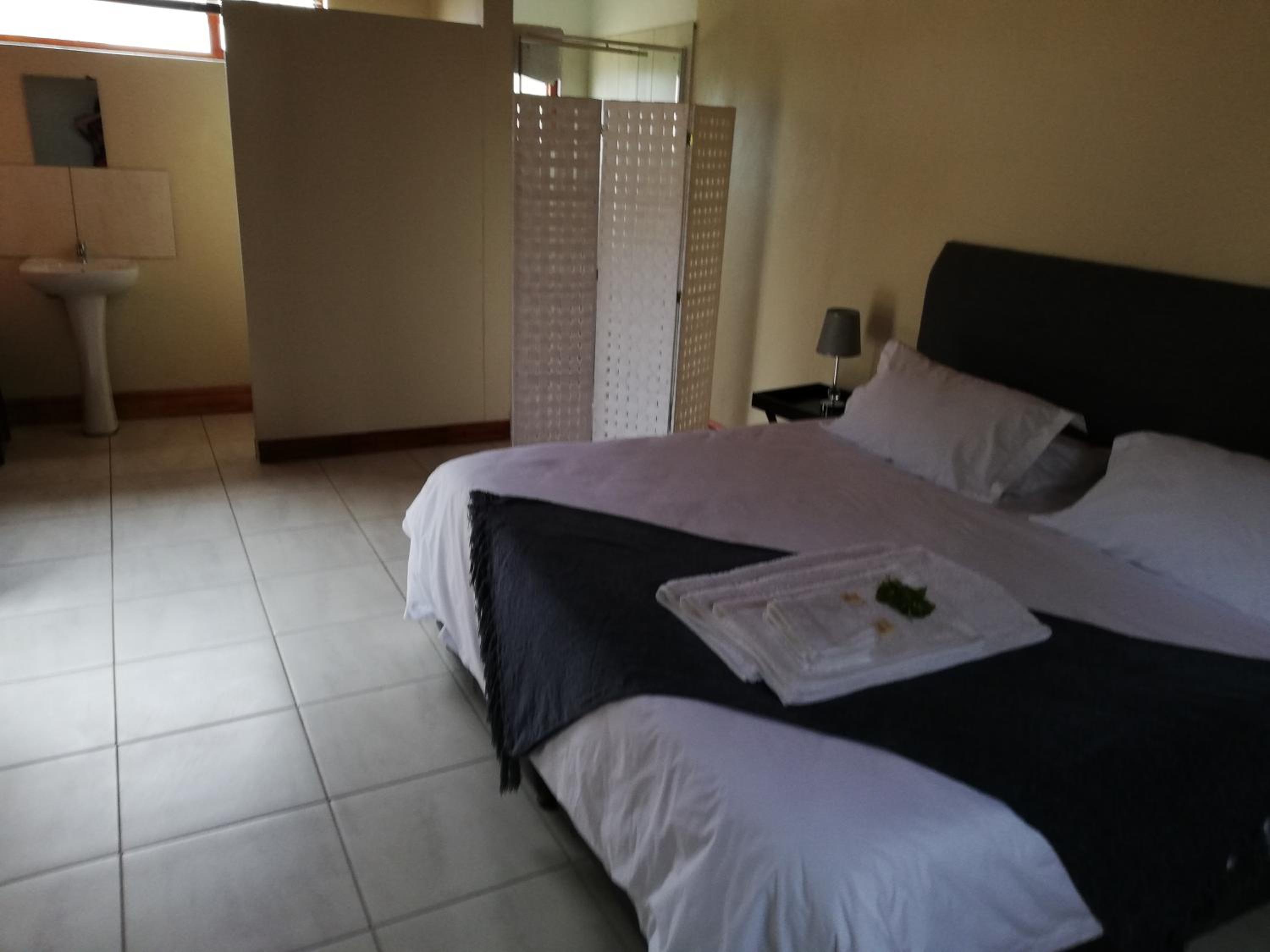 Deluxe Double or Twin Room with Garden View photo 2