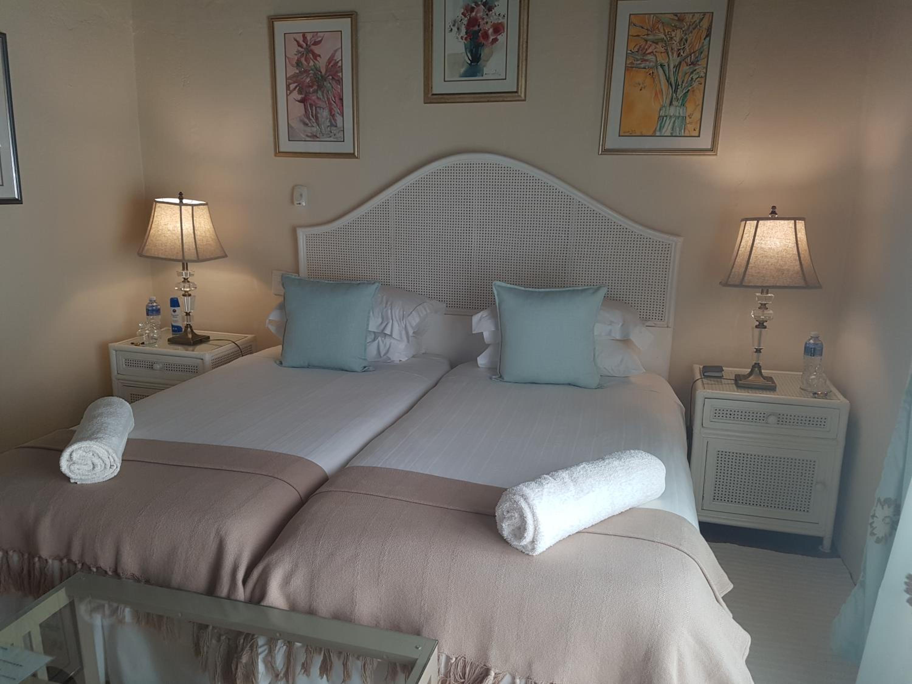 Large Twin Room photo 1