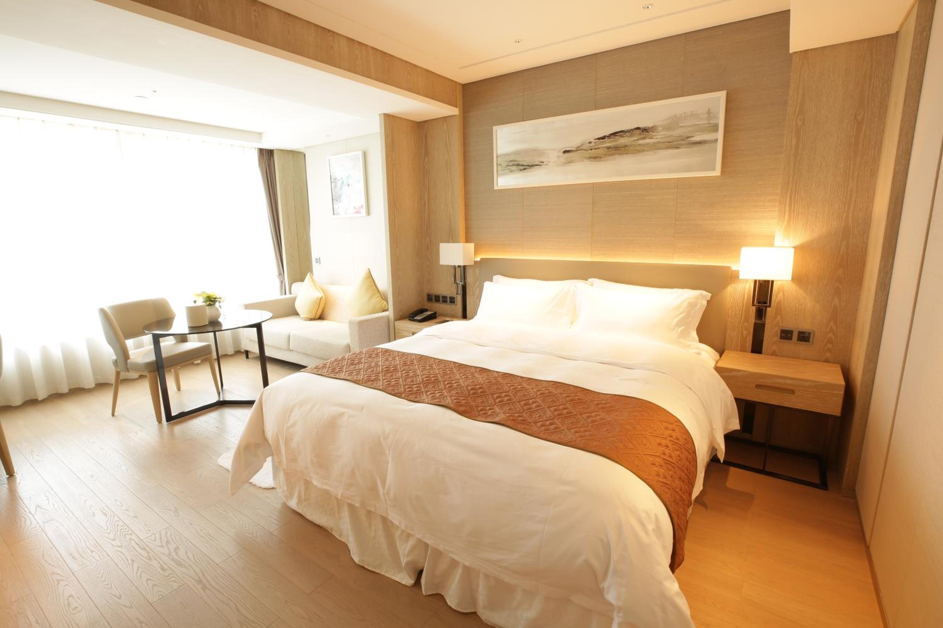 Deluxe Apartment Suite