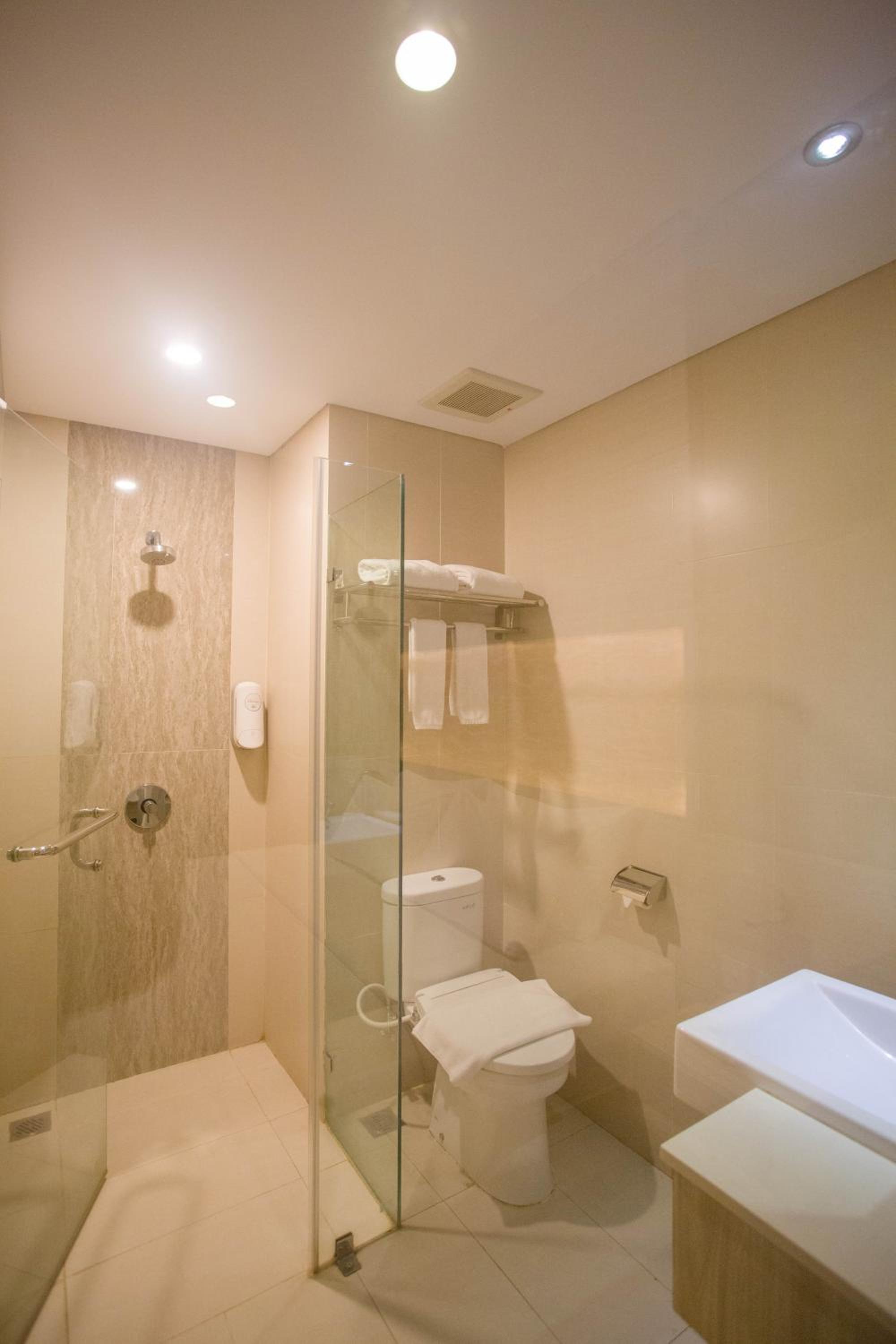 Deluxe Double Room with Pool Access photo 3