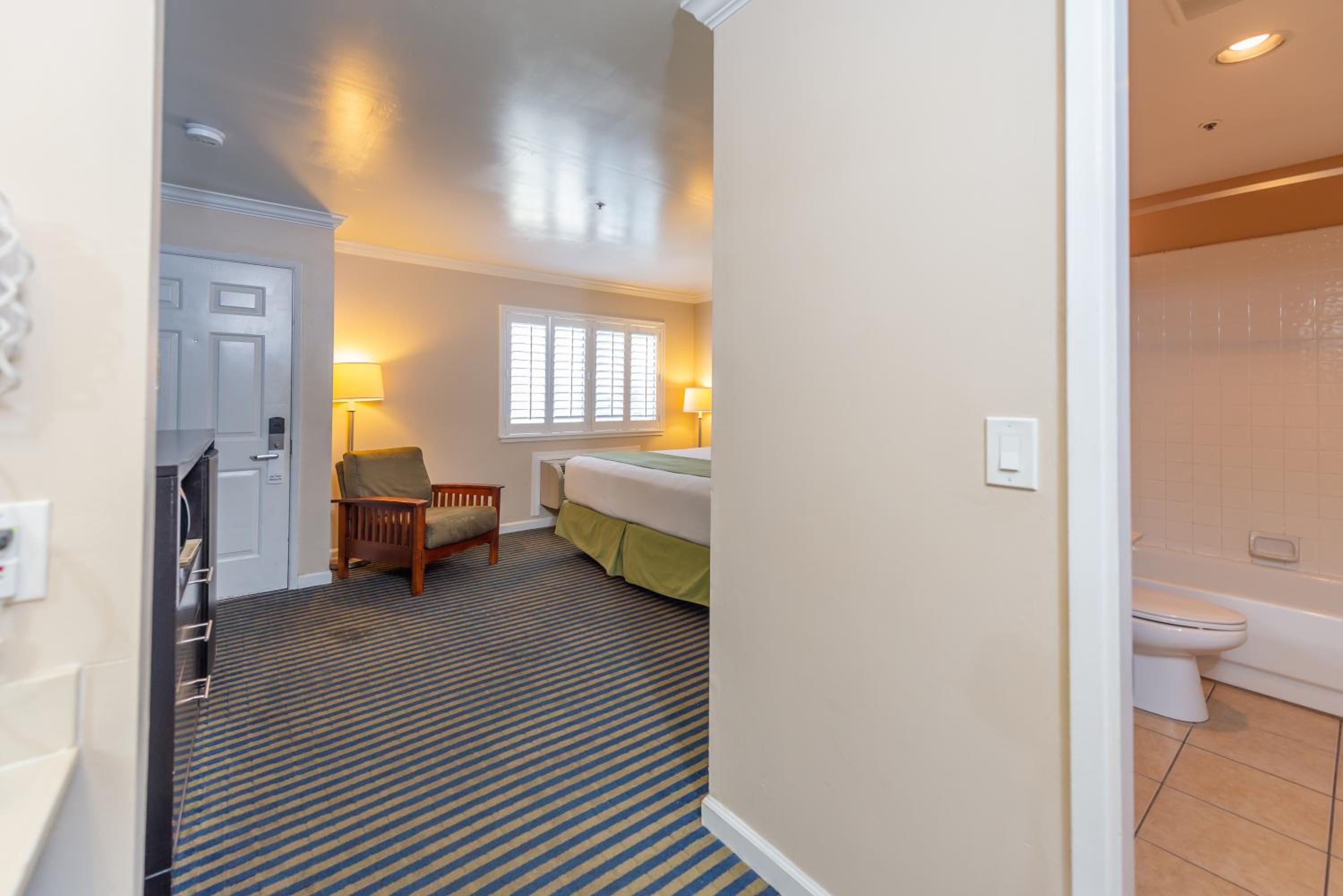 Double Room - Disability Access photo 2
