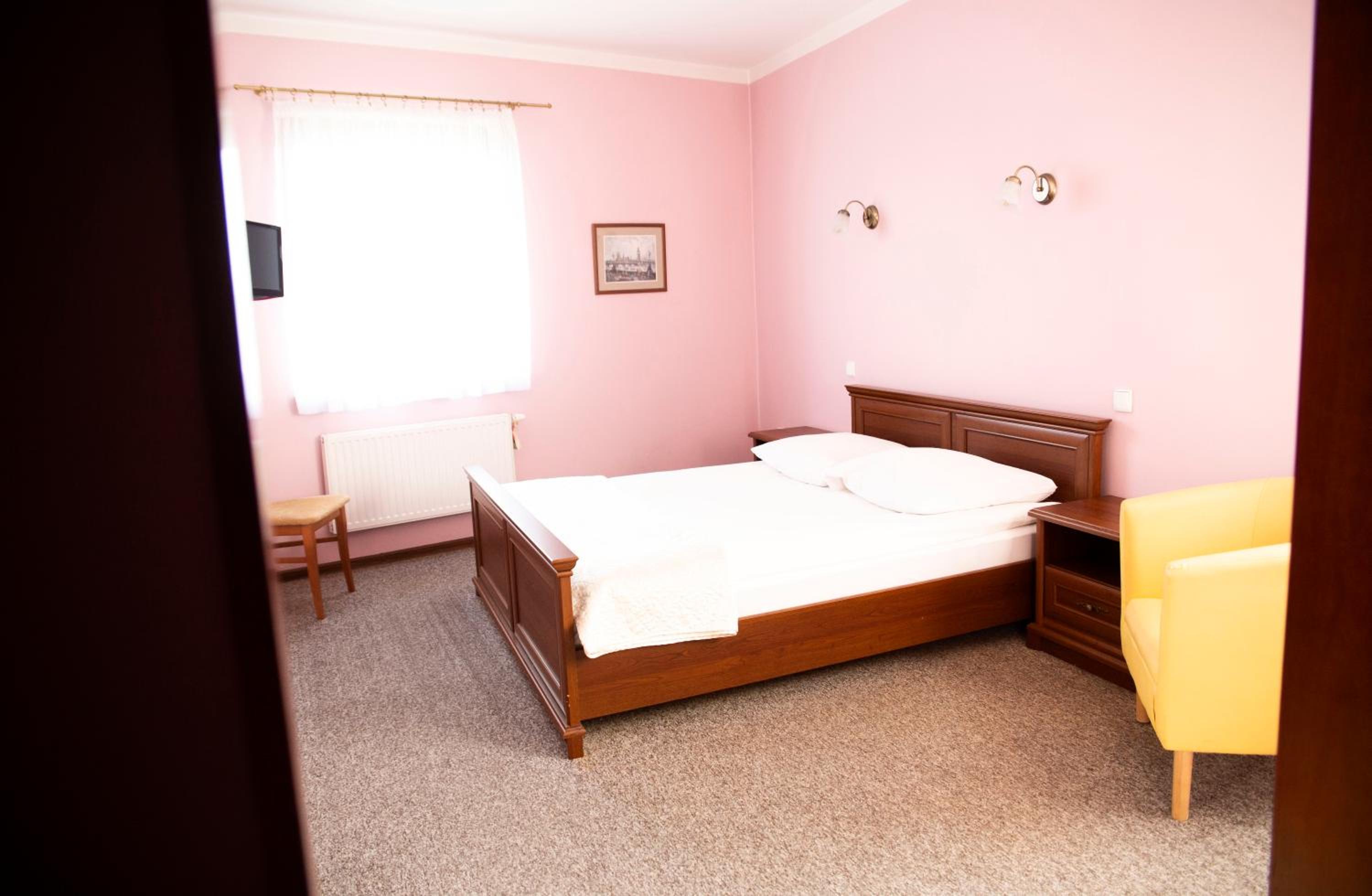 Double Room with River View - Photo 5