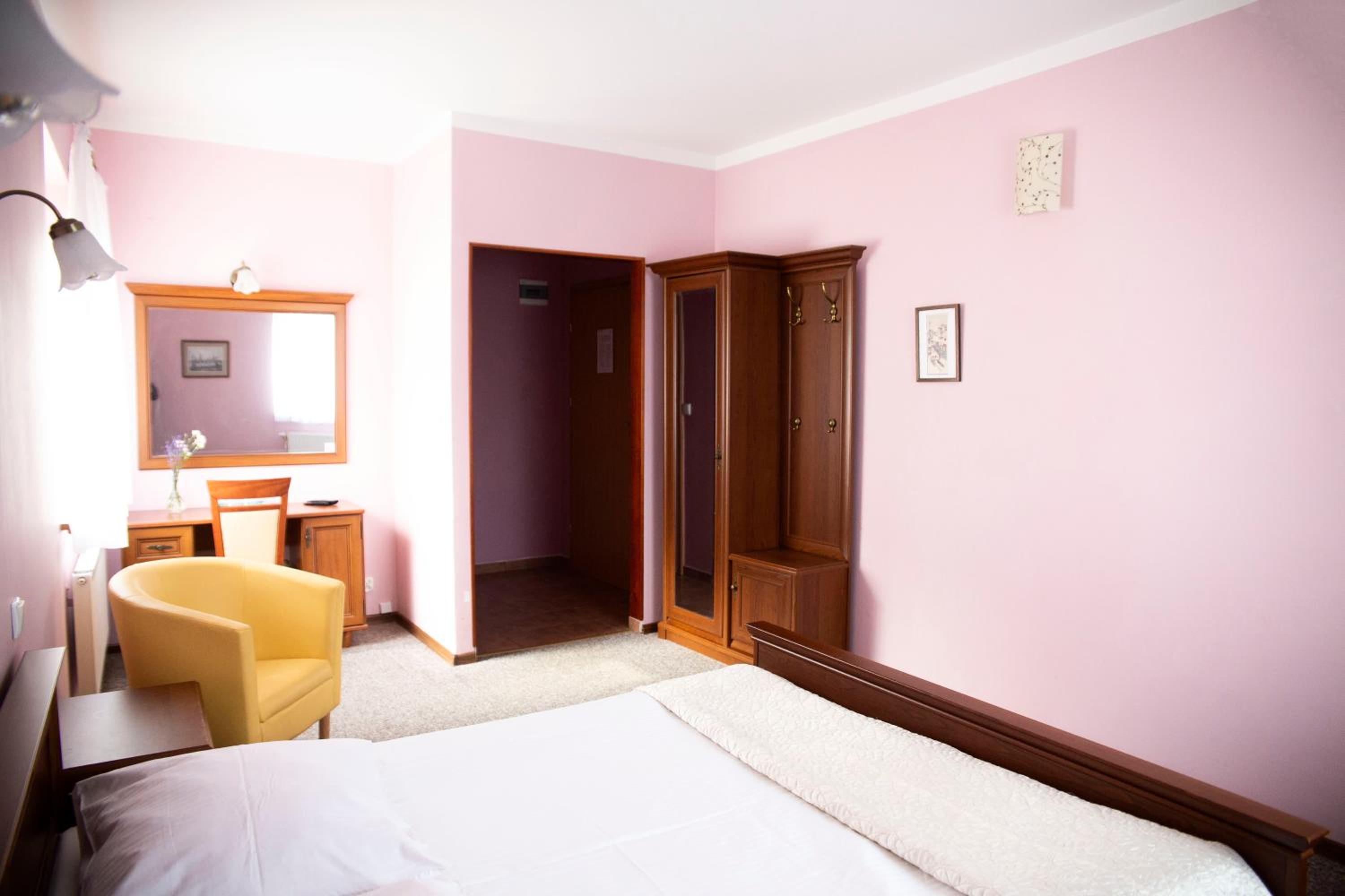 Double Room with River View - Photo 8