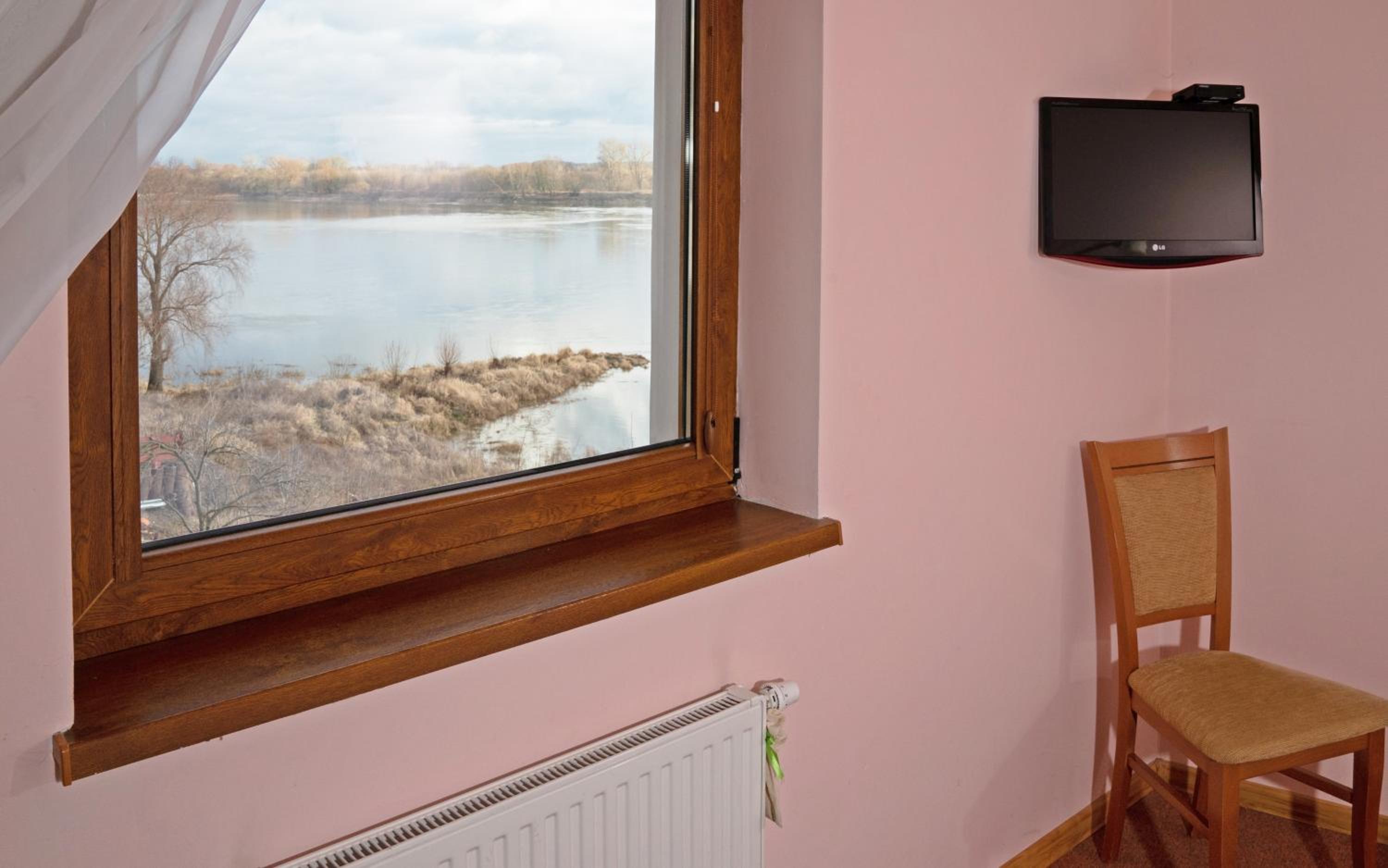 Double Room with River View - Photo 7
