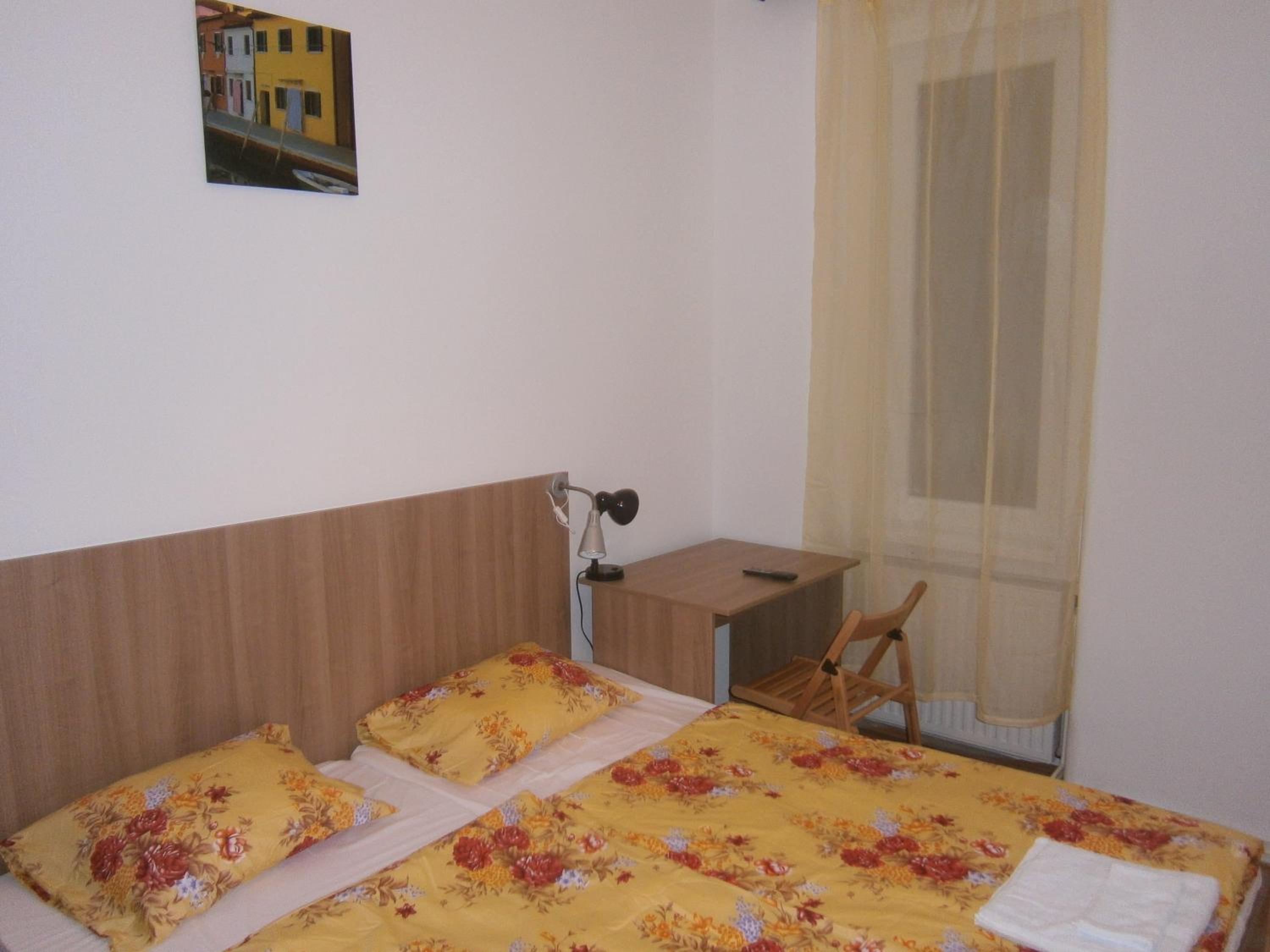 Twin Room - Photo 1