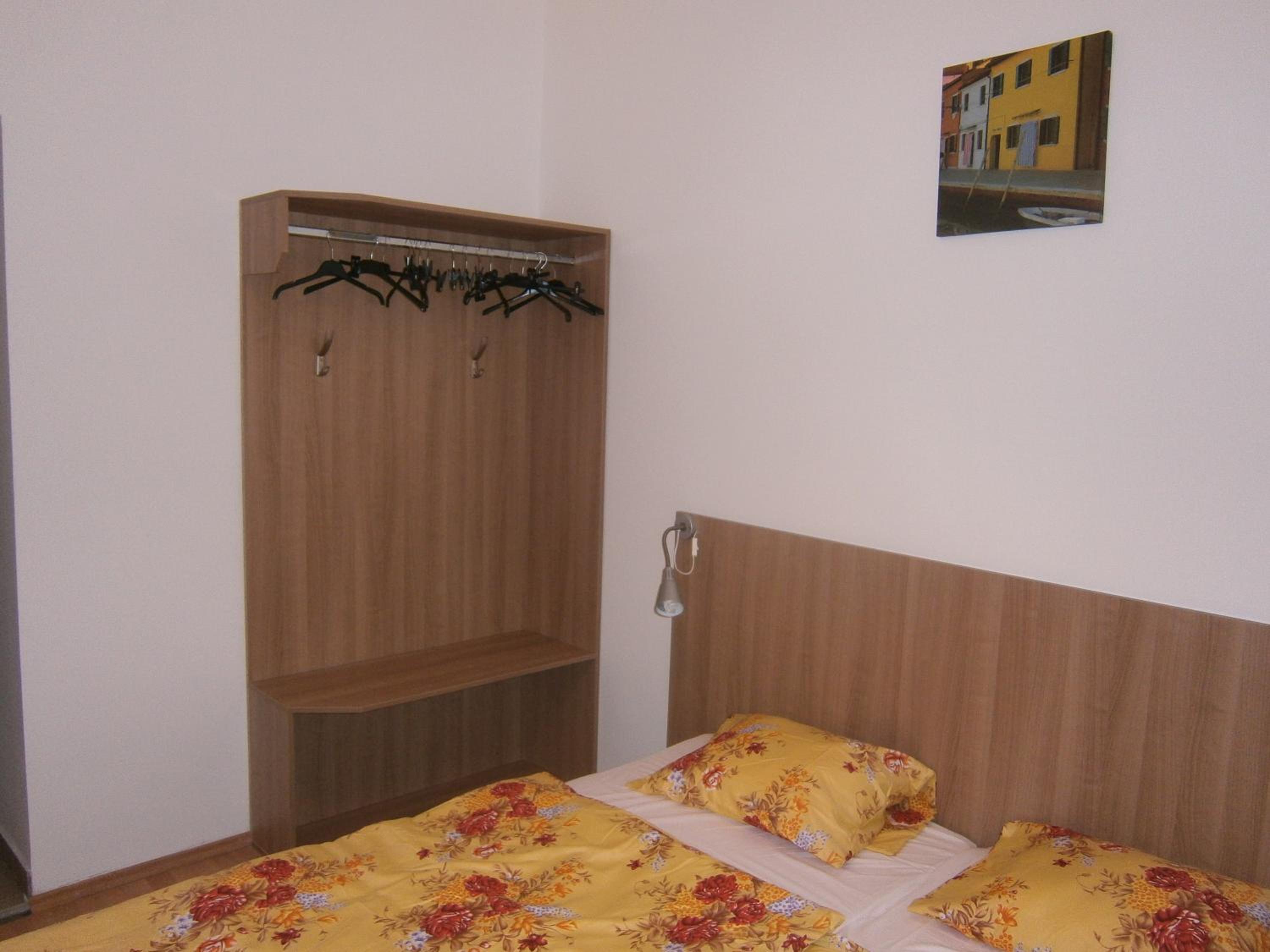 Twin Room - Photo 3