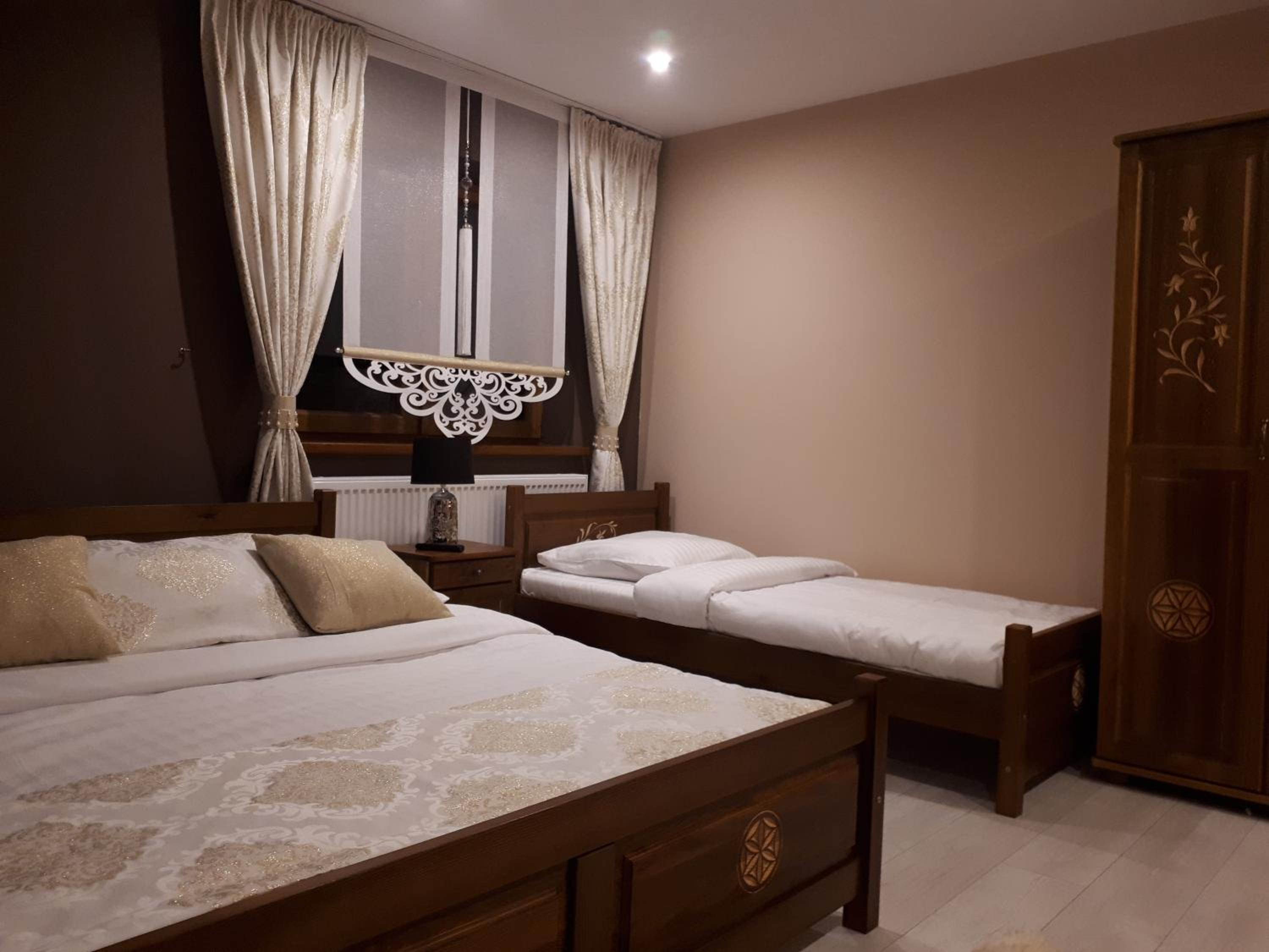 Double Room with Mountain View - Photo 1
