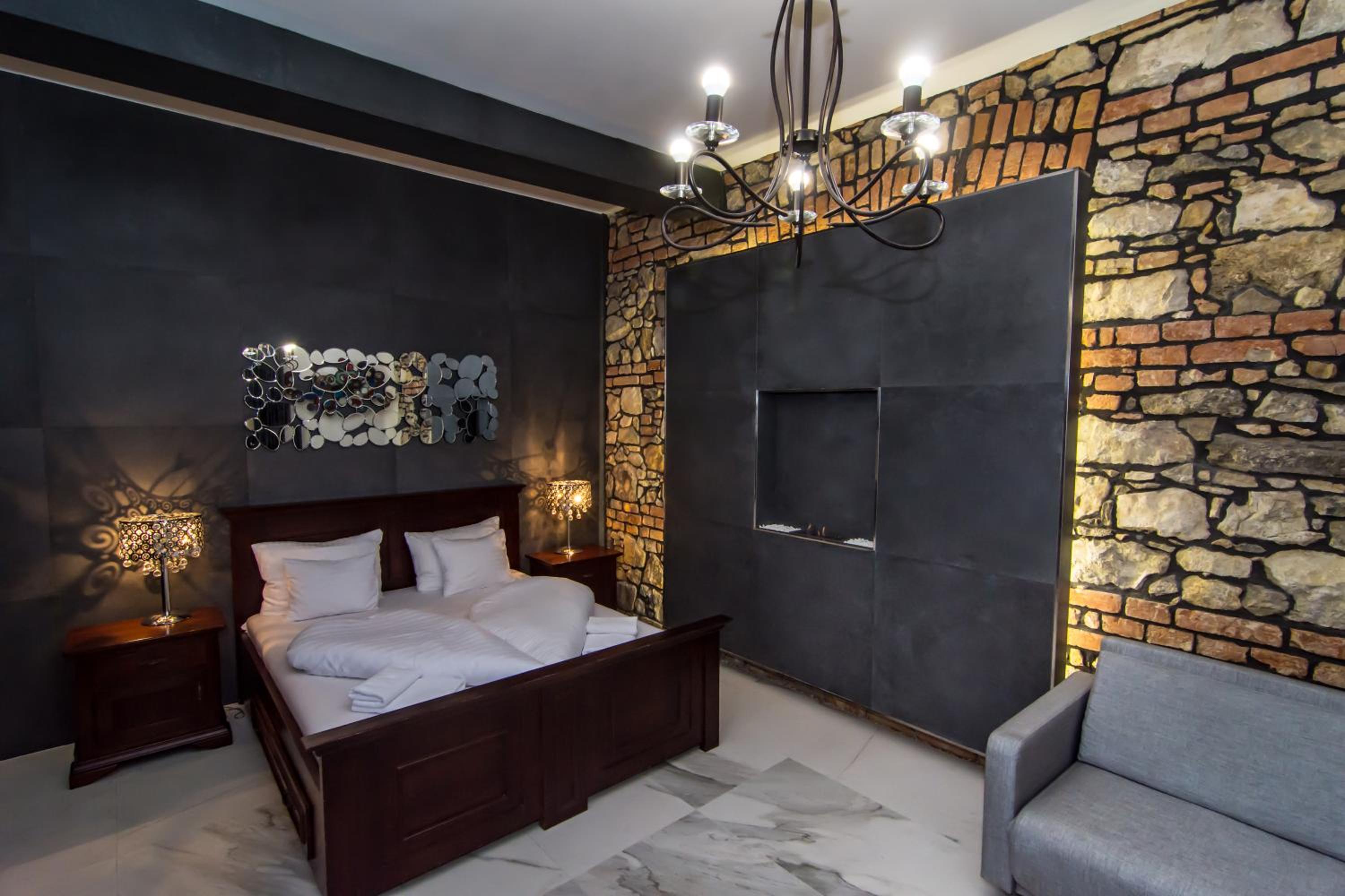 Deluxe Double Room with Jacuzzi  - Photo 1
